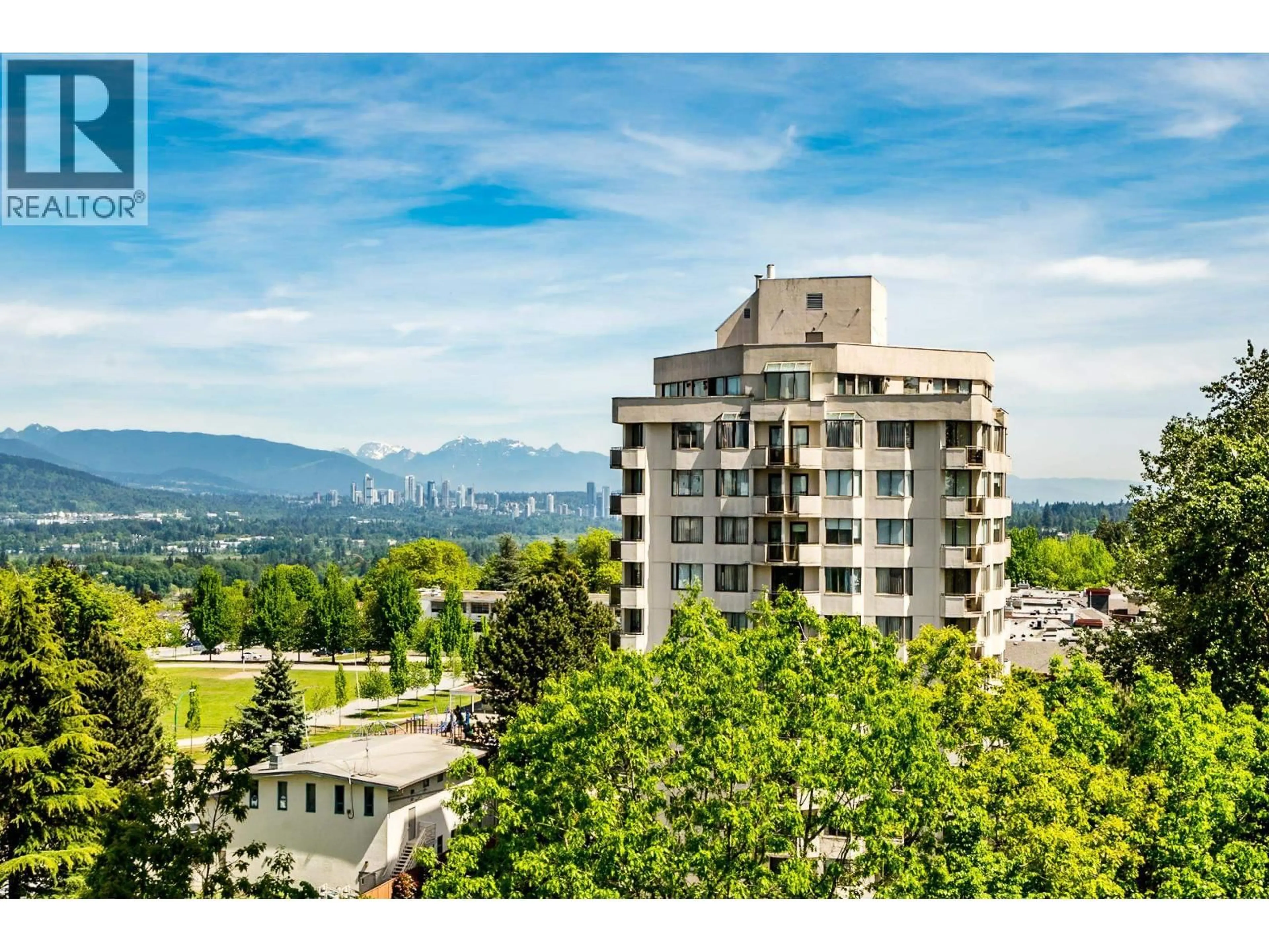 A pic from outside/outdoor area/front of a property/back of a property/a pic from drone, mountain view for 802 - 4808 HAZEL STREET, Burnaby British Columbia V5H0A2