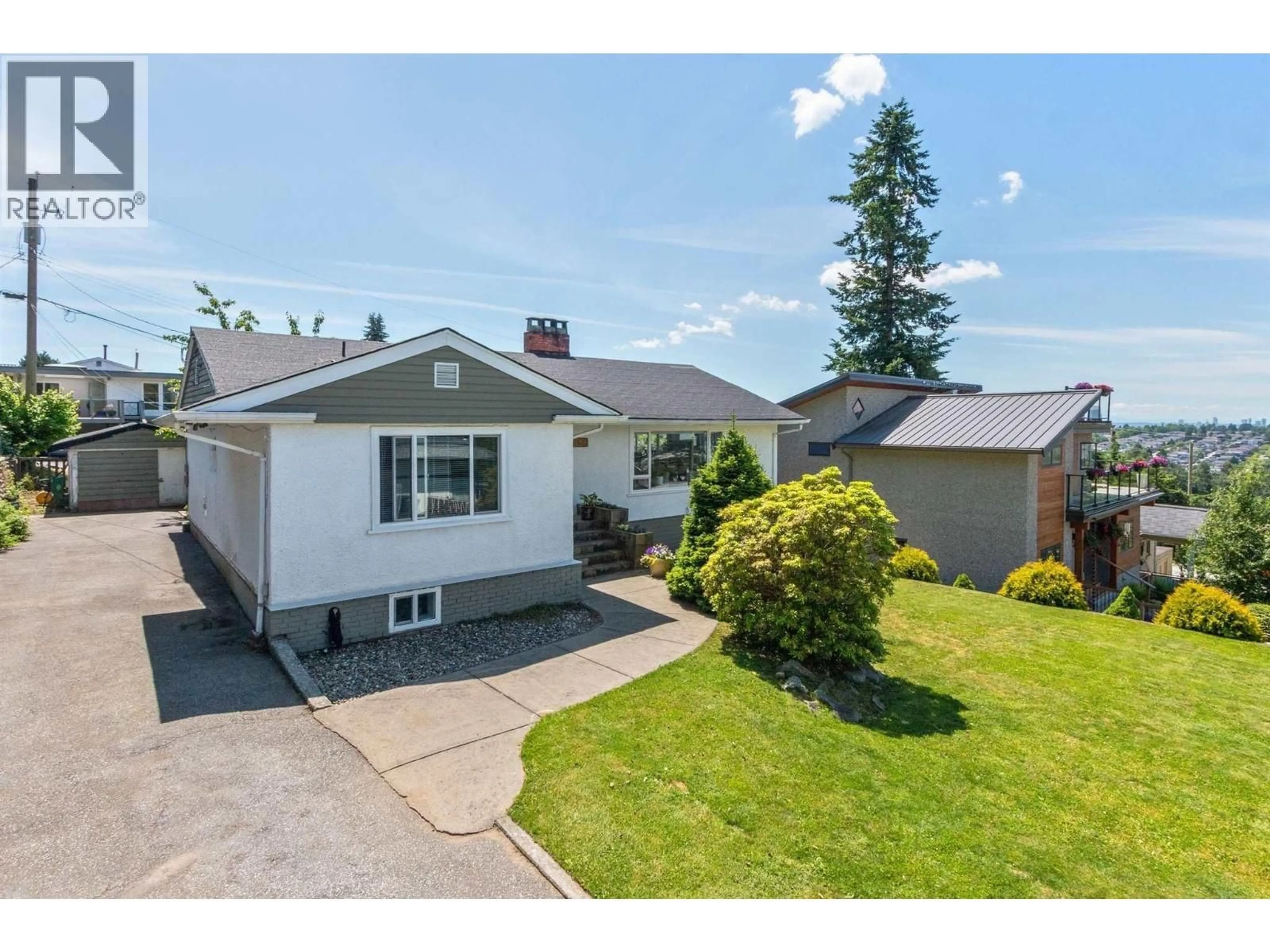 A pic from outside/outdoor area/front of a property/back of a property/a pic from drone, street for 4860 ETON STREET, Burnaby British Columbia V5C1K9