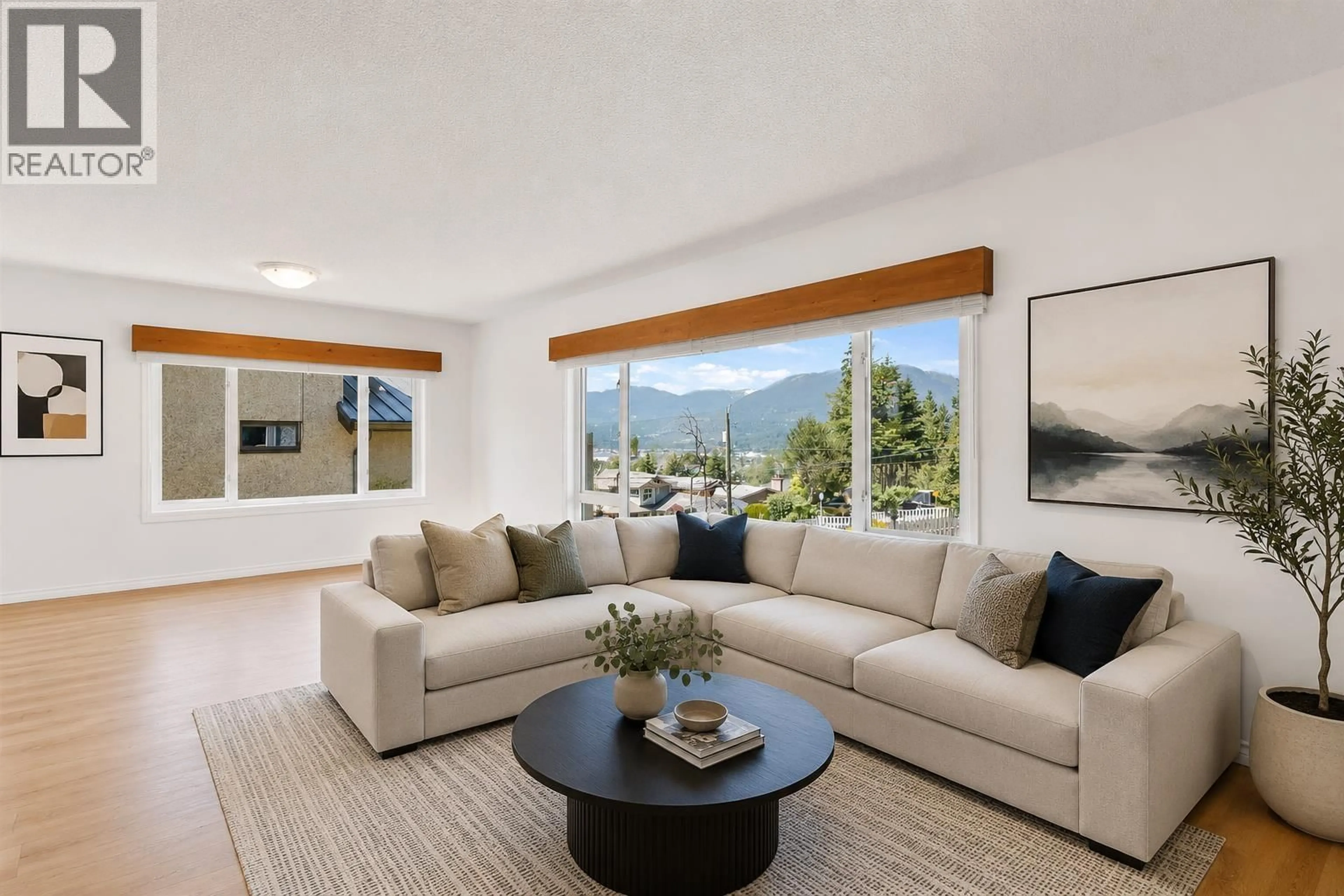 Living room with furniture, unknown for 4860 ETON STREET, Burnaby British Columbia V5C1K9