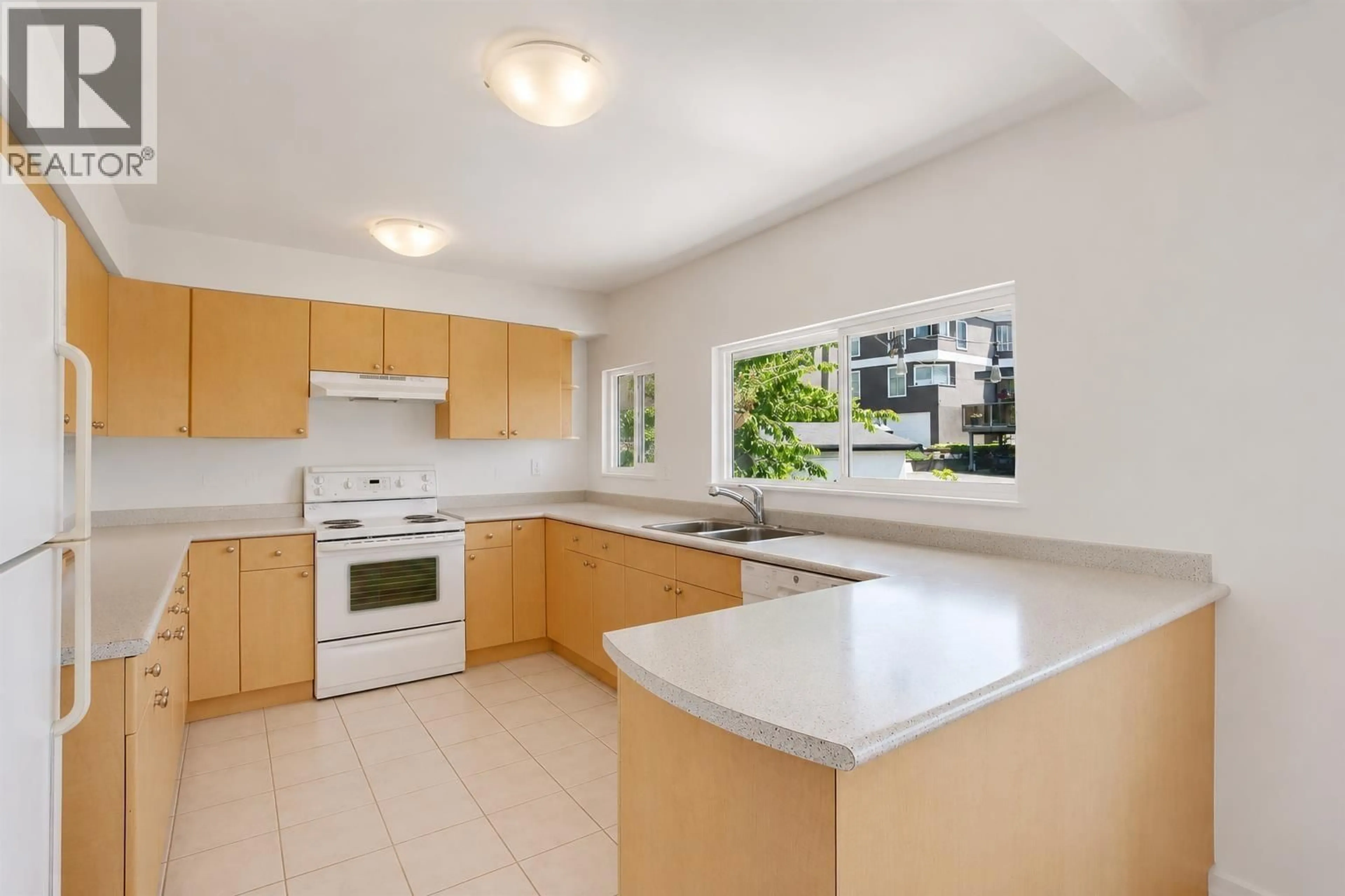 Standard kitchen, unknown for 4860 ETON STREET, Burnaby British Columbia V5C1K9
