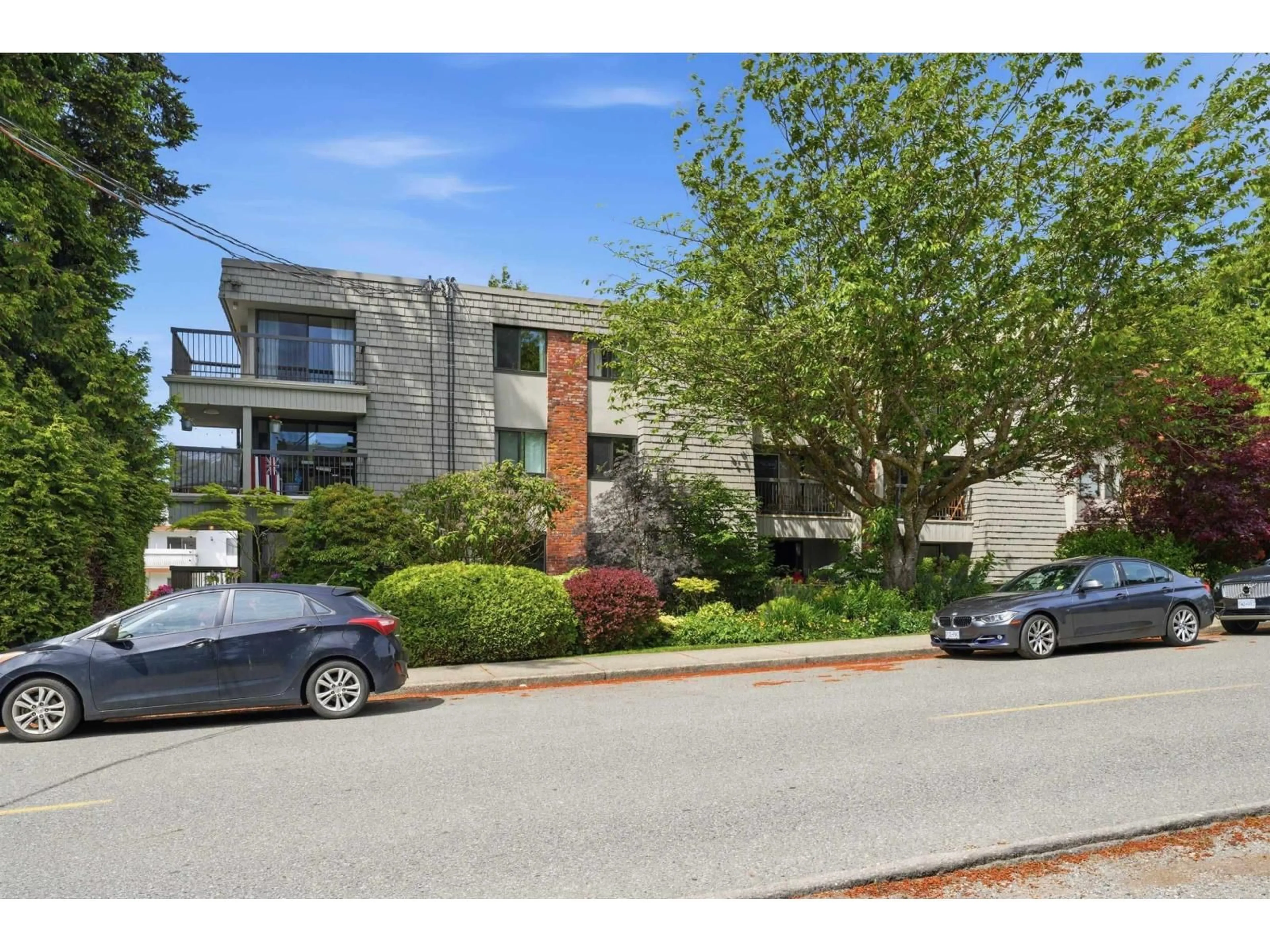 Unknown for 104 - 1355 FIR STREET, White Rock British Columbia V4B4B3