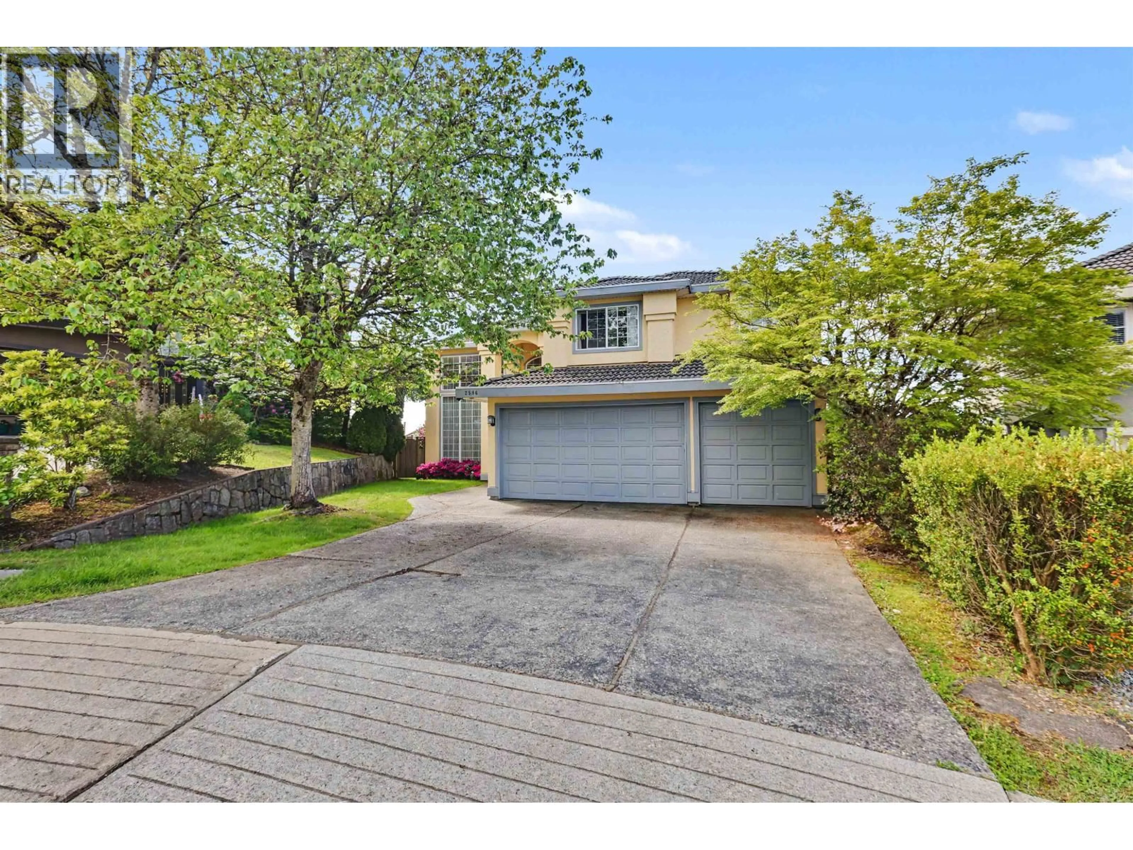 A pic from outside/outdoor area/front of a property/back of a property/a pic from drone, street for 2586 JADE PLACE, Coquitlam British Columbia V3E2Z2