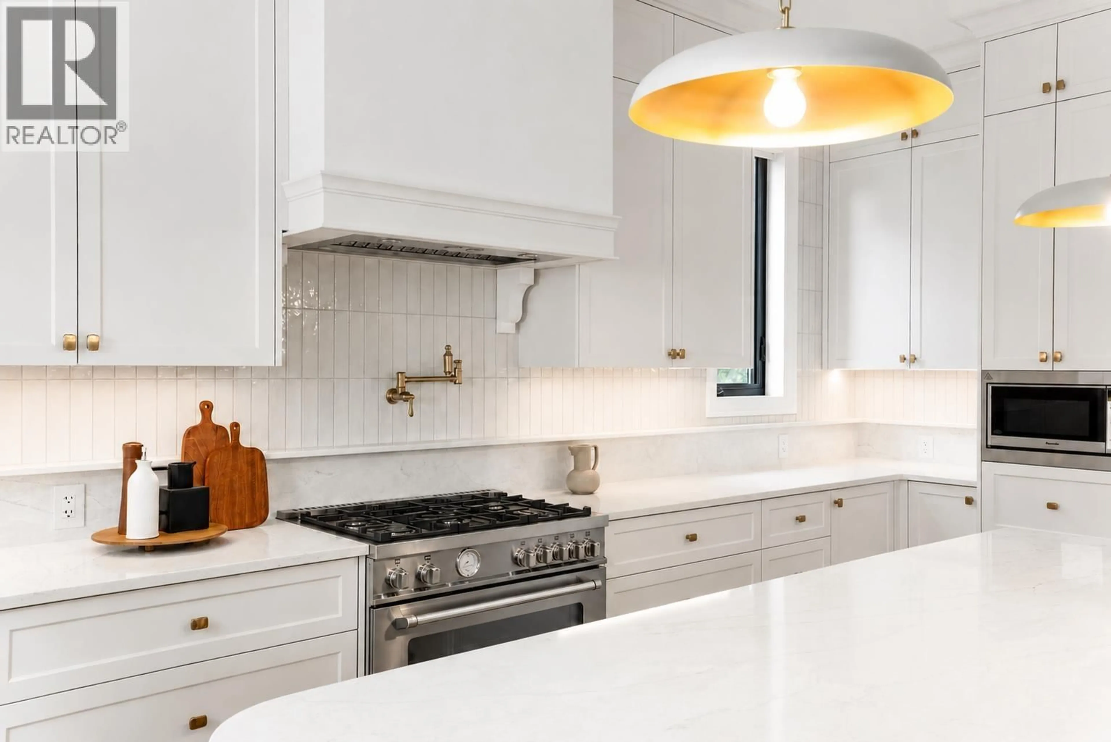 Contemporary kitchen, ceramic/tile floor for 2 - 3874 WINLAKE CRESCENT, Burnaby British Columbia V5A2G5