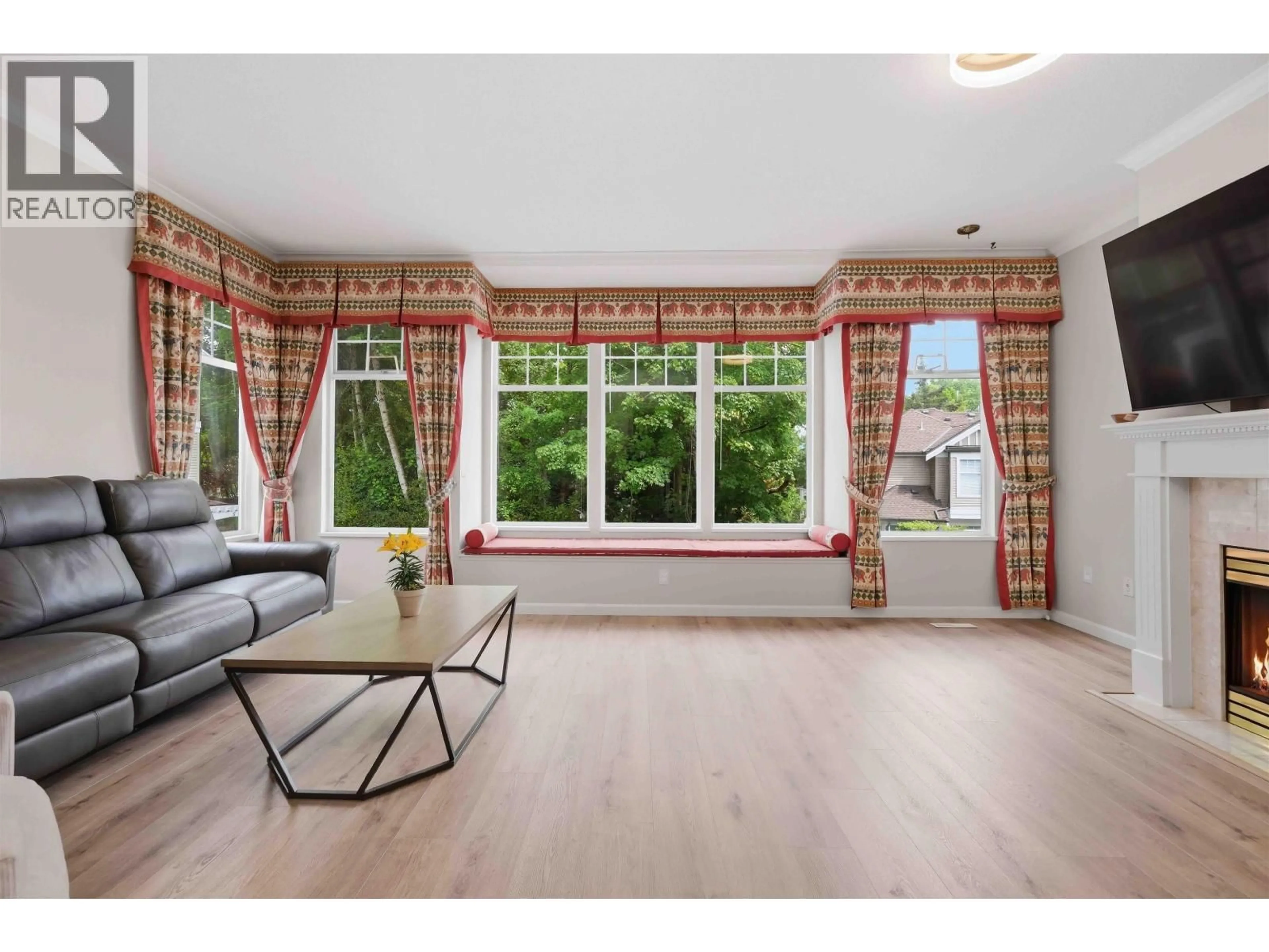 Unknown for 2 - 5950 OAKDALE ROAD, Burnaby British Columbia V5H4R5