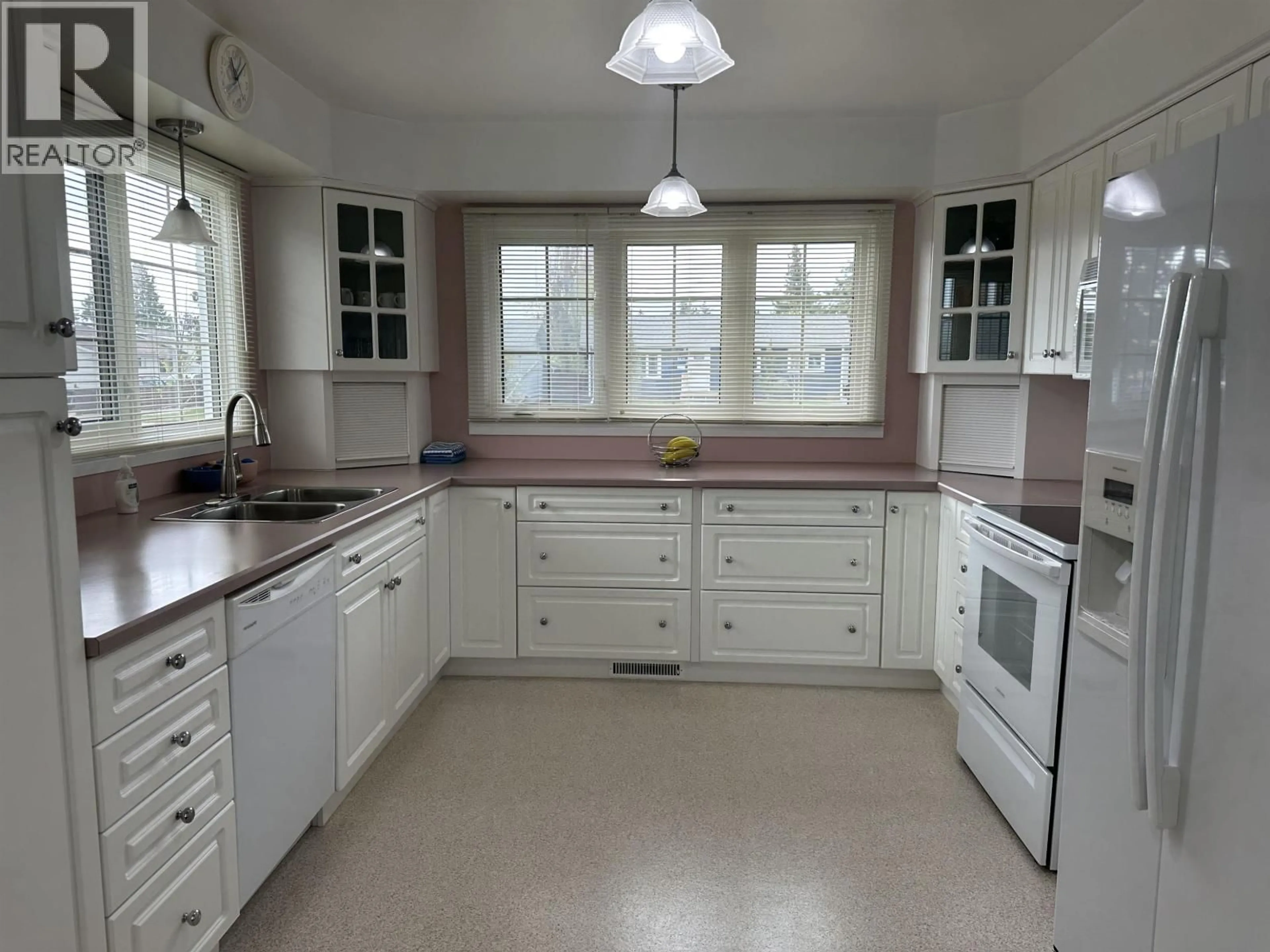Standard kitchen, ceramic/tile floor for 9616 106 AVENUE, Fort St. John British Columbia V1J2N7