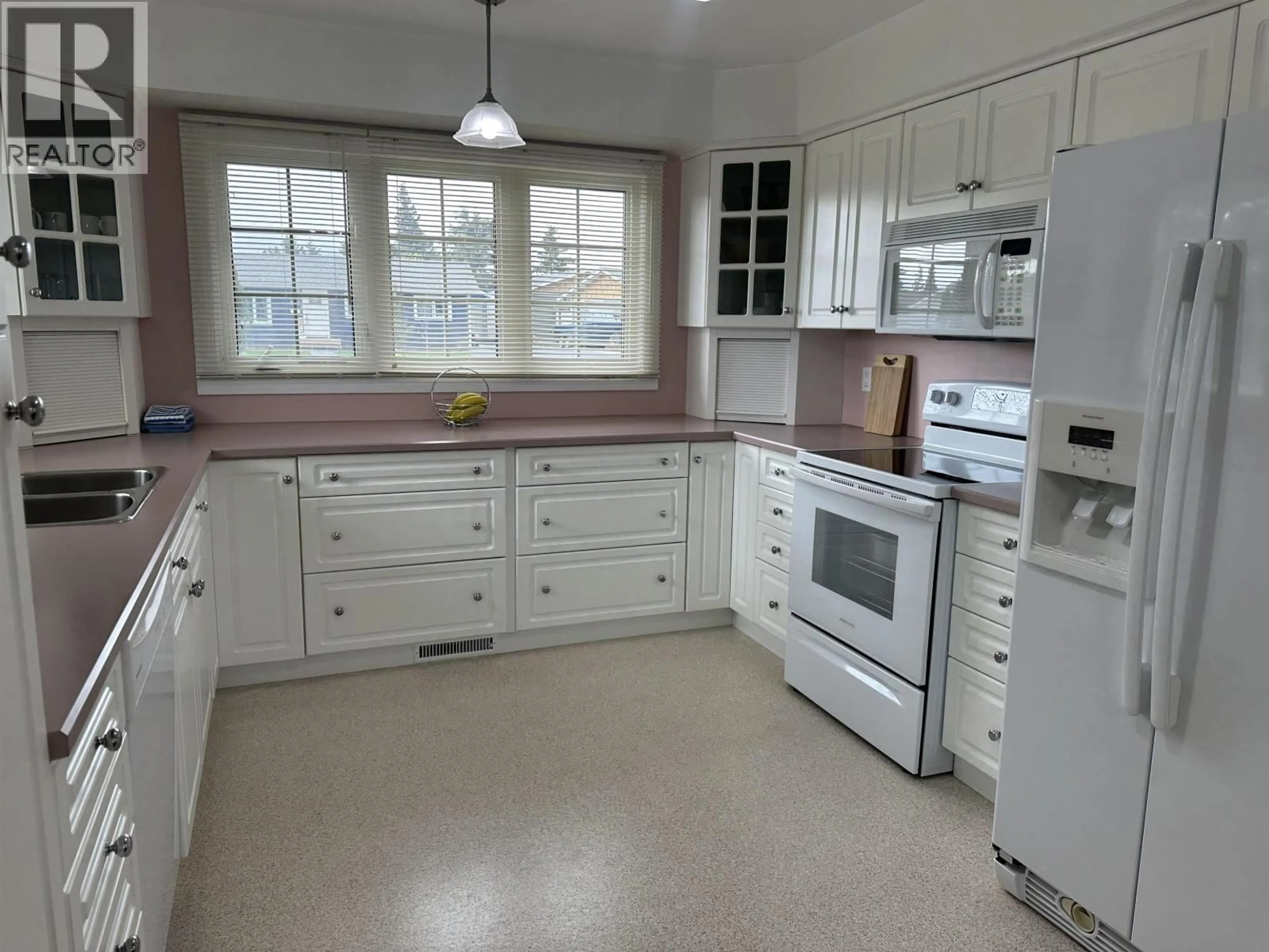 Standard kitchen, unknown for 9616 106 AVENUE, Fort St. John British Columbia V1J2N7