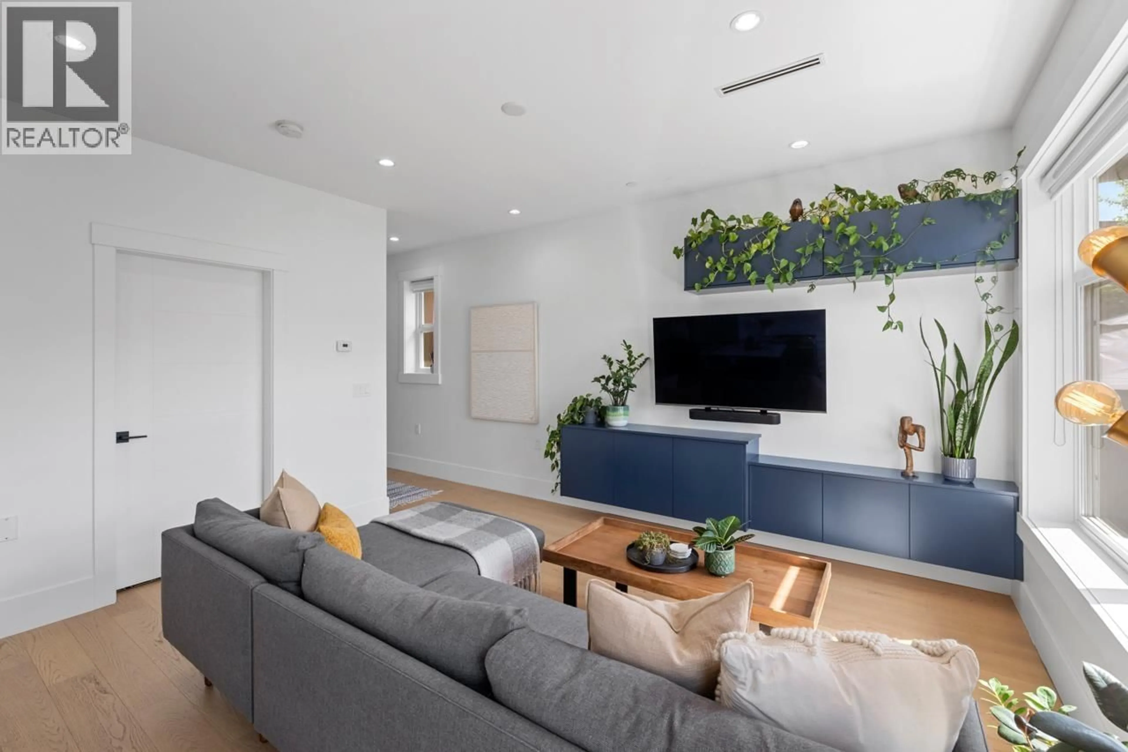 Living room with furniture, unknown for 5867 BATTISON STREET, Vancouver British Columbia V5R4M7