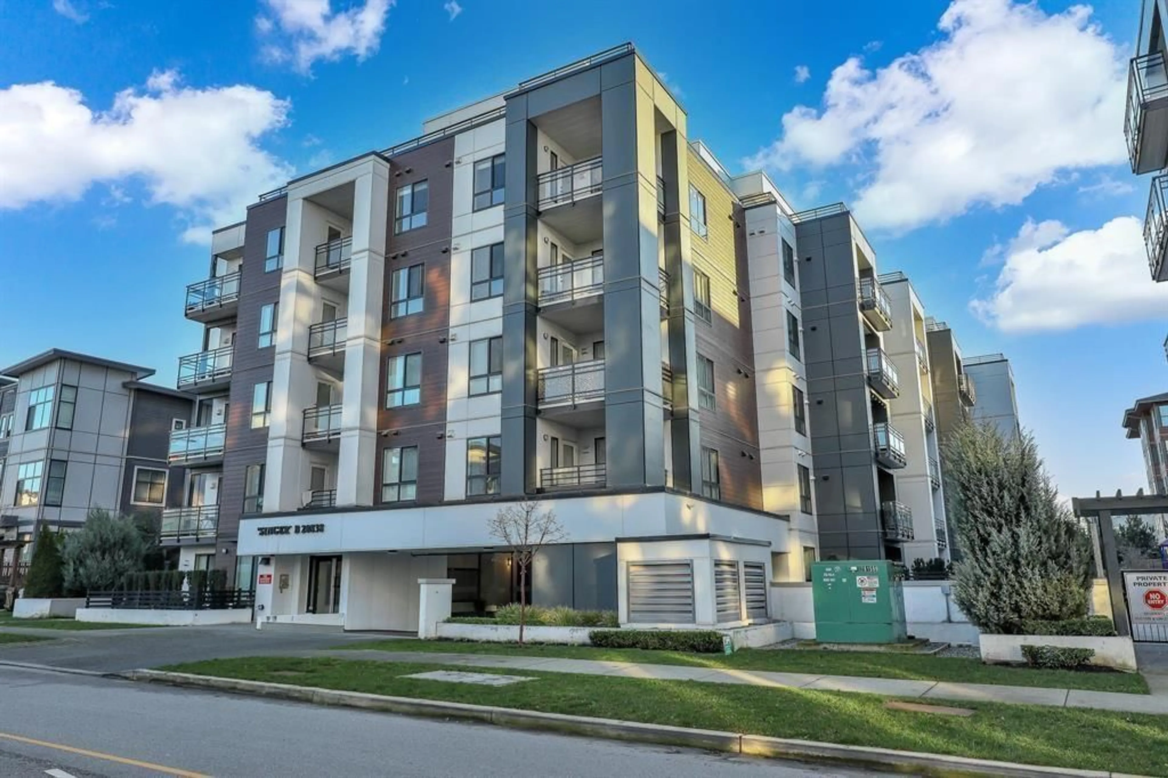 Unknown for B102 - 20838 78B AVENUE, Langley British Columbia V2Y3M2