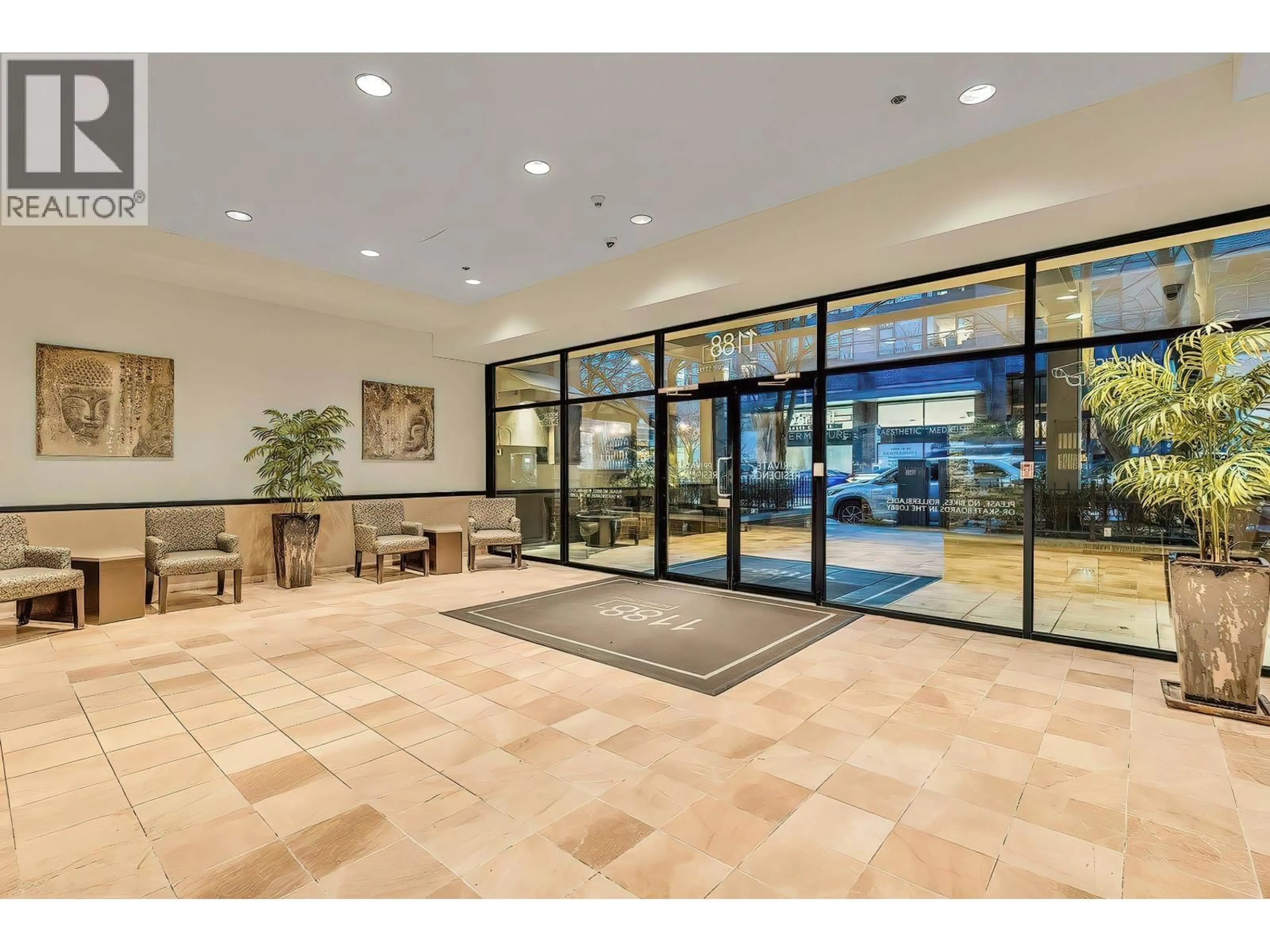 Indoor foyer for 708 - 1188 HOWE STREET, Vancouver British Columbia V6Z2S8