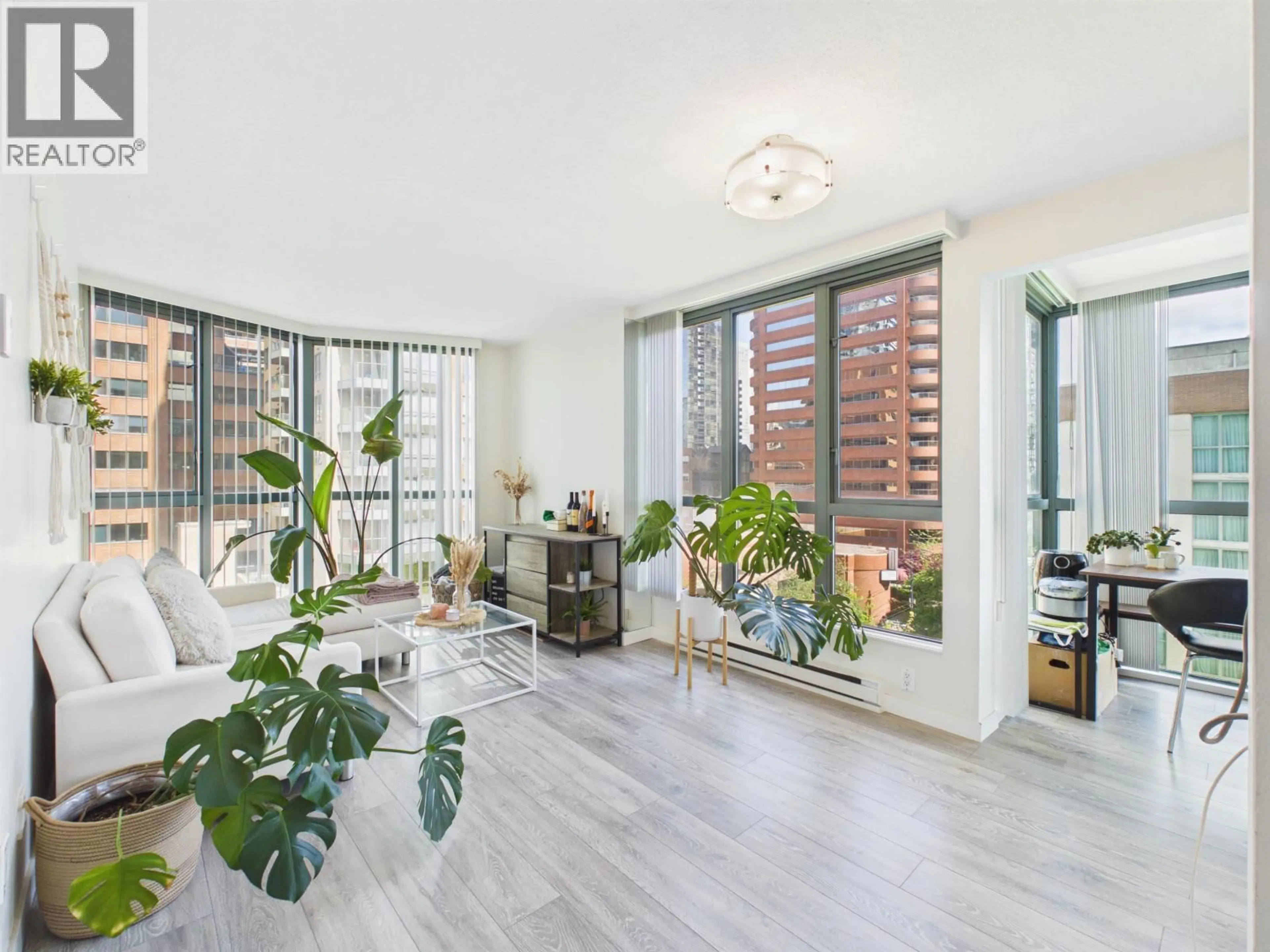 Living room with furniture, unknown for 708 - 1188 HOWE STREET, Vancouver British Columbia V6Z2S8