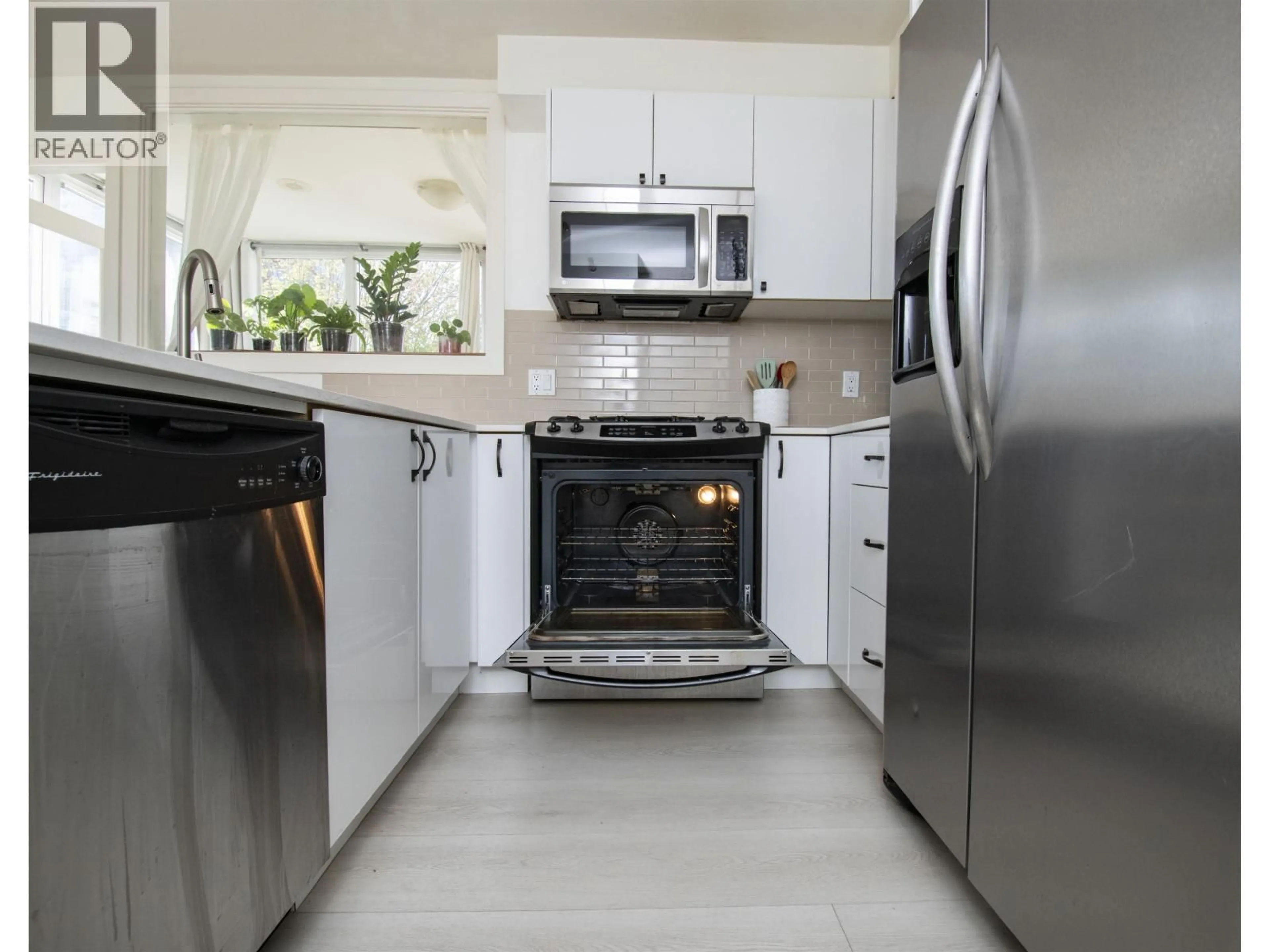 Unknown for 204 - 2483 SPRUCE STREET, Vancouver British Columbia V6H4J2