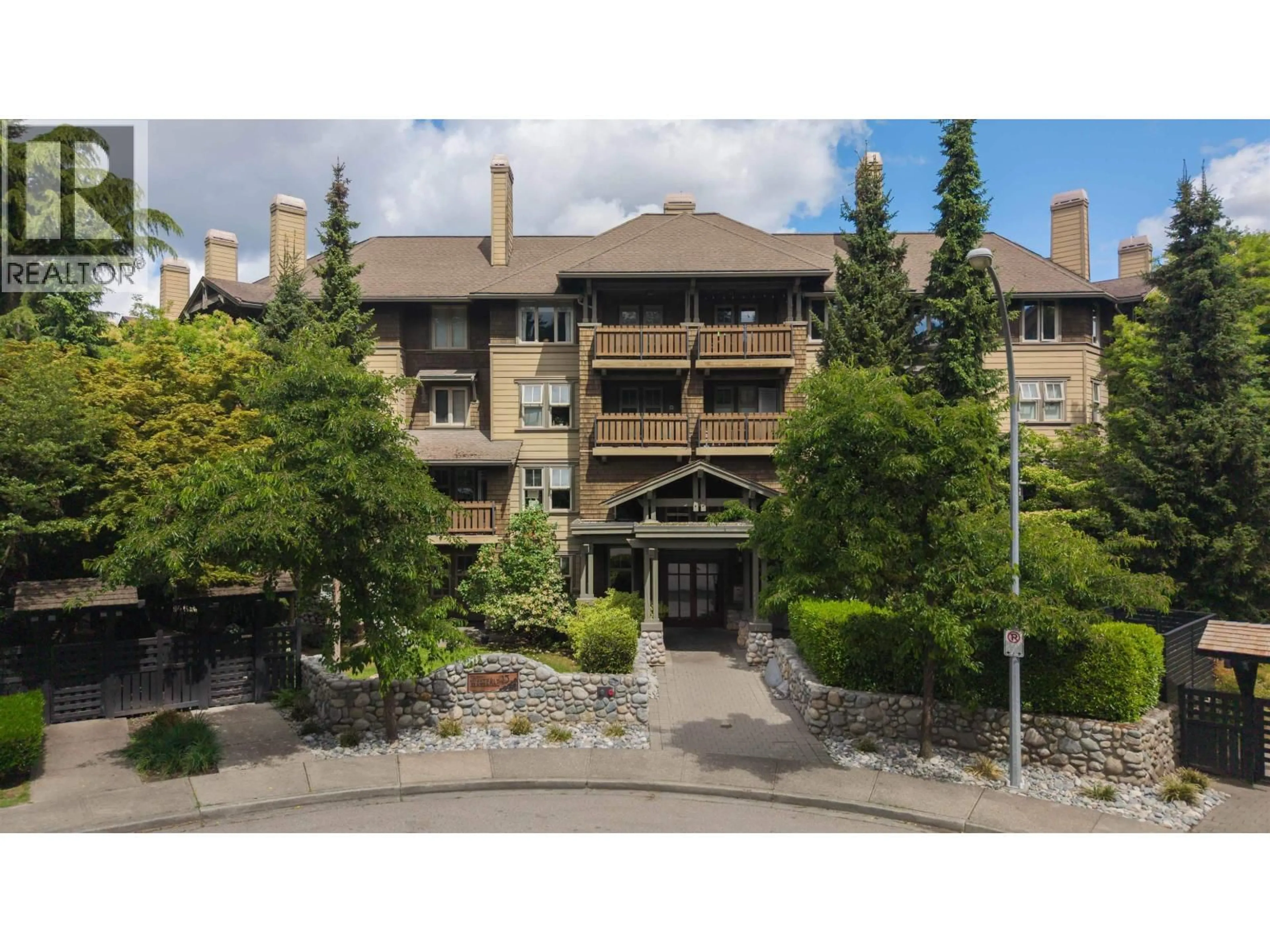 A pic from outside/outdoor area/front of a property/back of a property/a pic from drone, building for 213 - 15 SMOKEY SMITH PLACE, New Westminster British Columbia V3L5V7