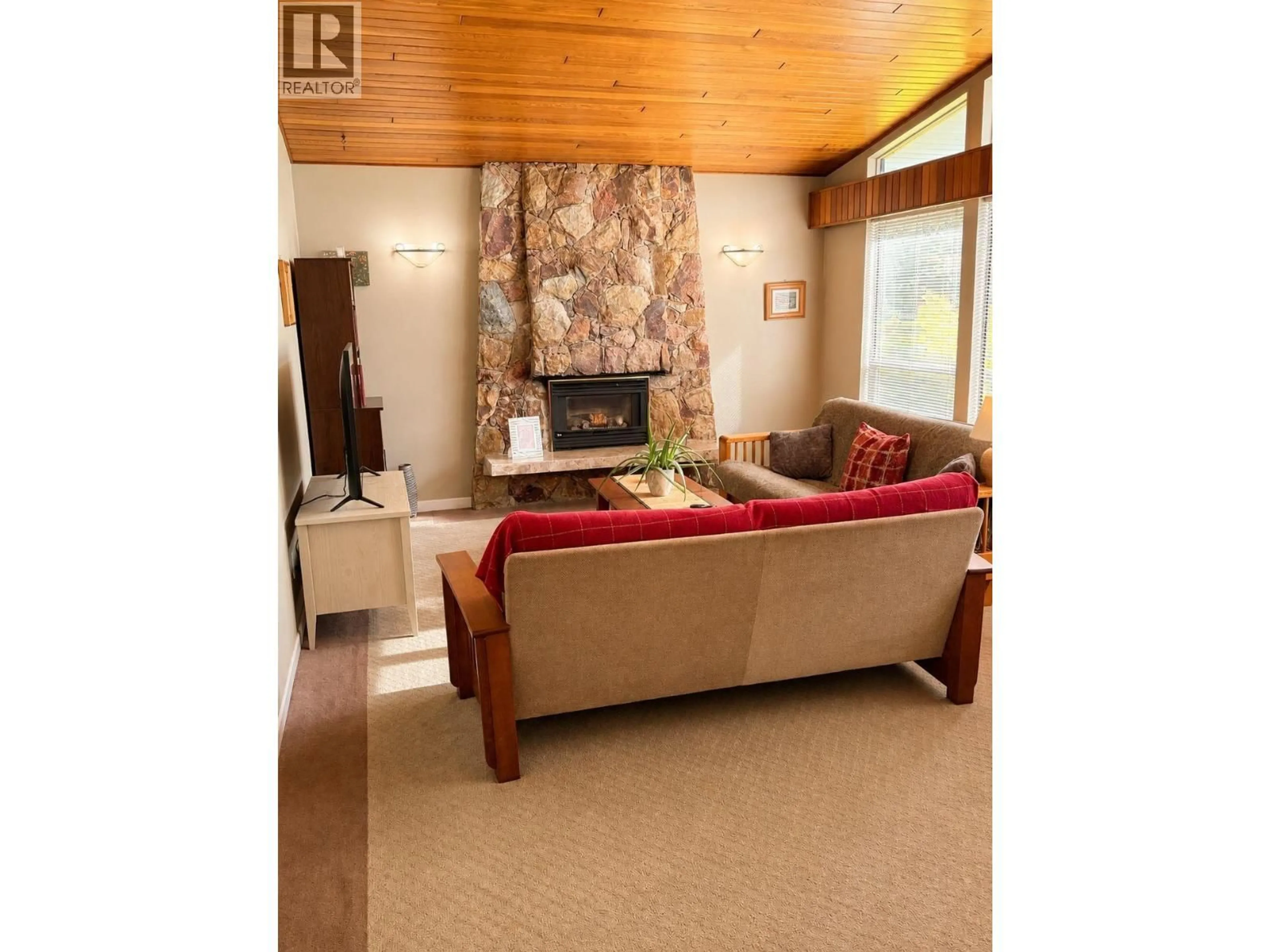 Living room with furniture, unknown for 297 54TH STREET, Delta British Columbia V4M3G6