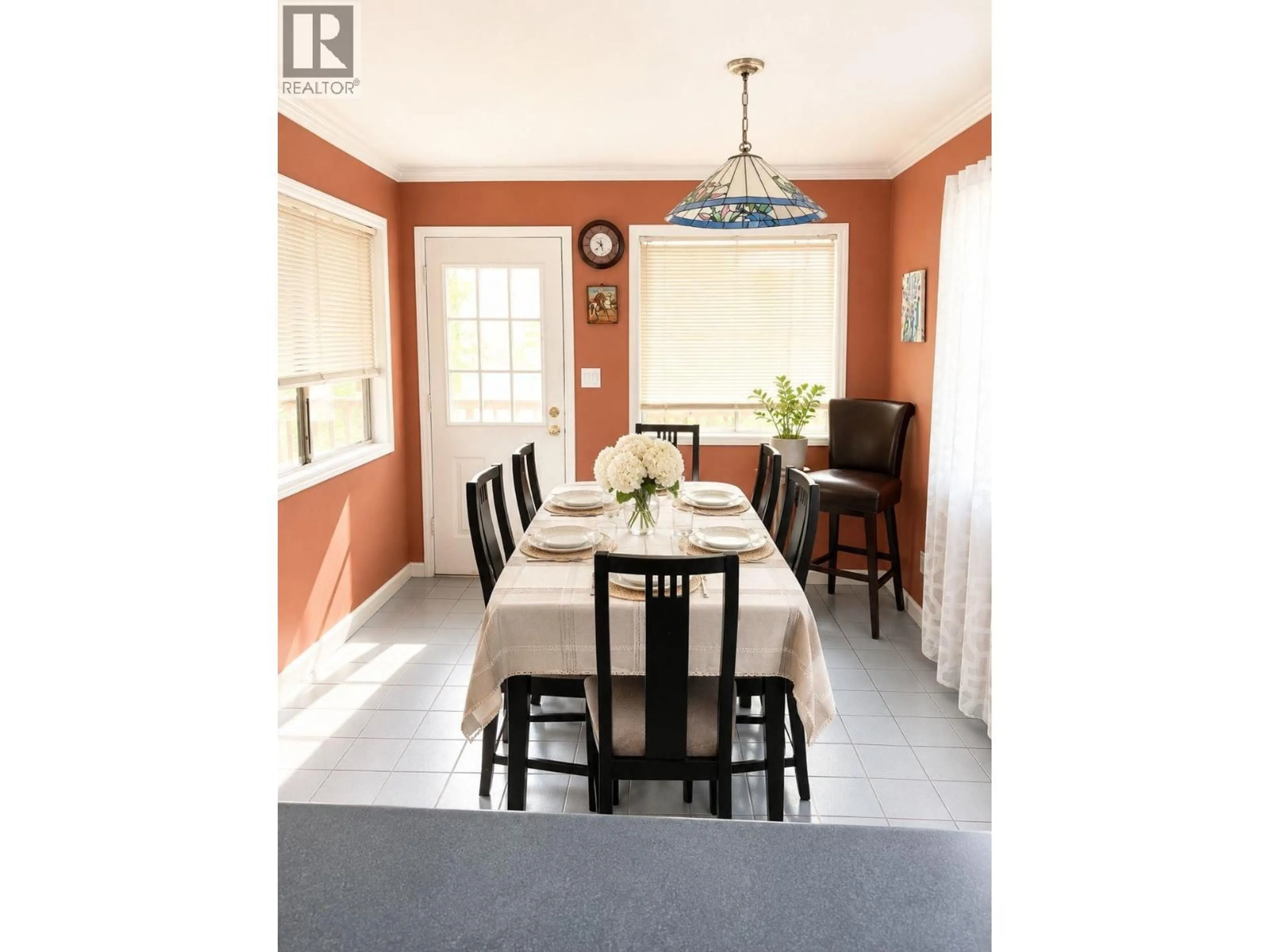 Dining room, ceramic/tile floor for 297 54TH STREET, Delta British Columbia V4M3G6