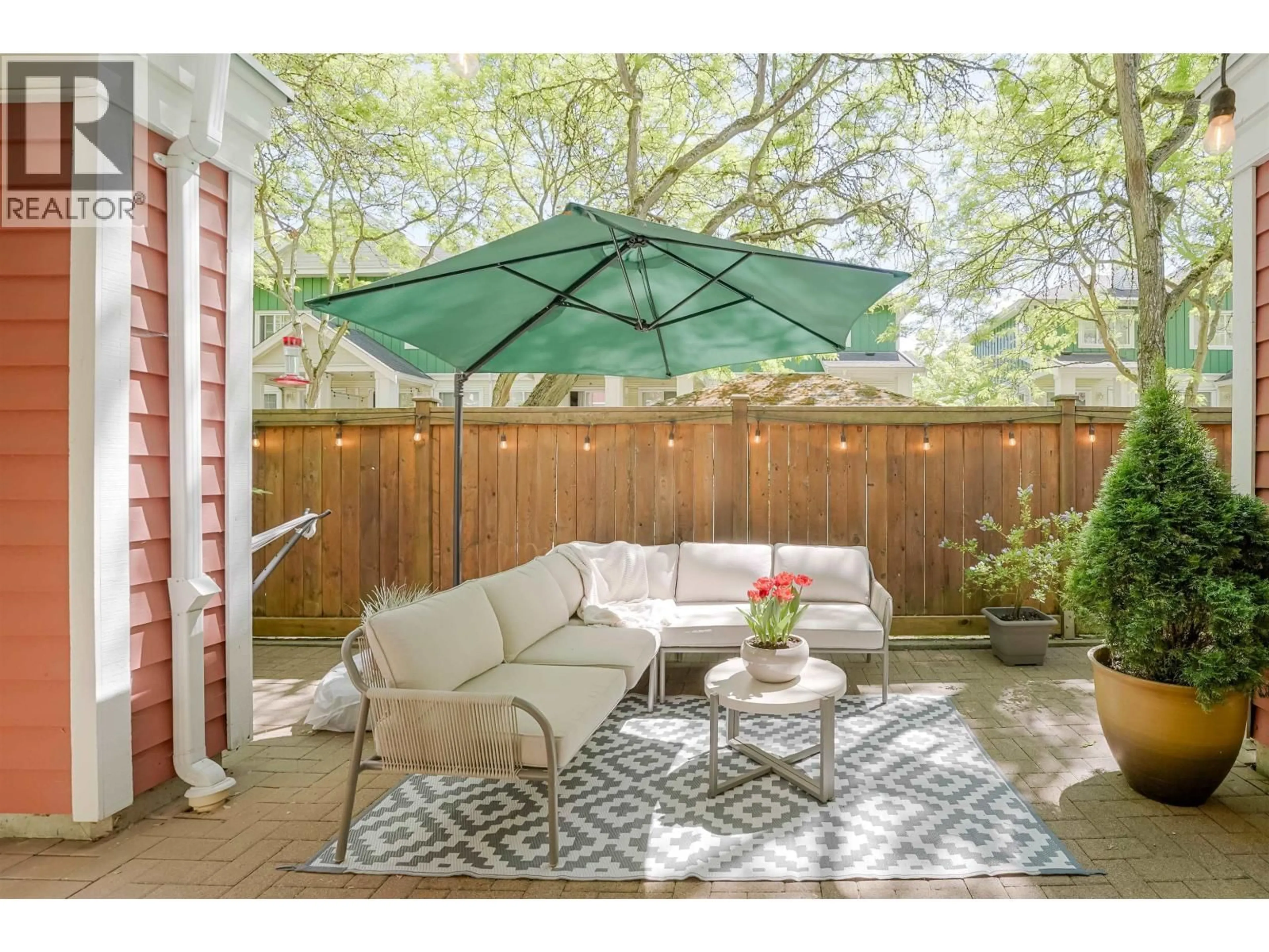 Patio, street for 79 - 620 QUEENS AVENUE, New Westminster British Columbia V3M1L2