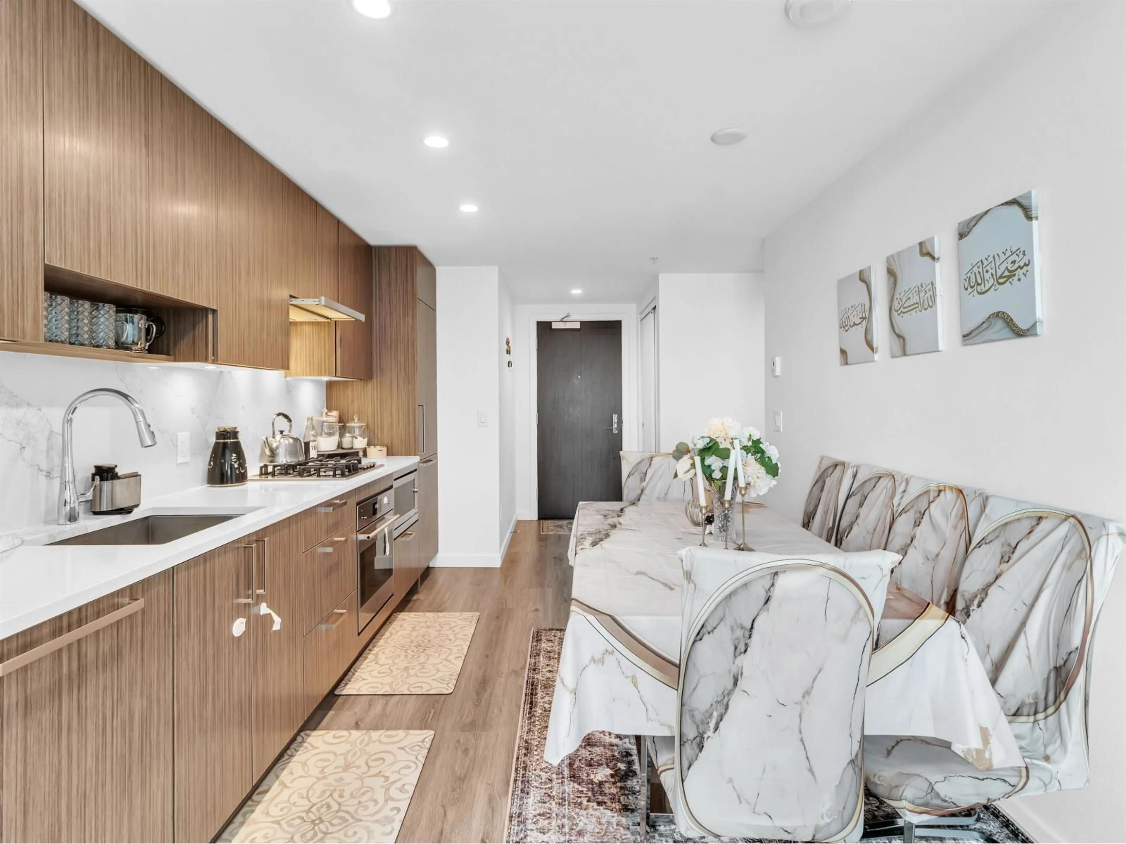 Open concept kitchen, unknown for 616 - 13350 CENTRAL AVENUE, Surrey British Columbia V3T0S1