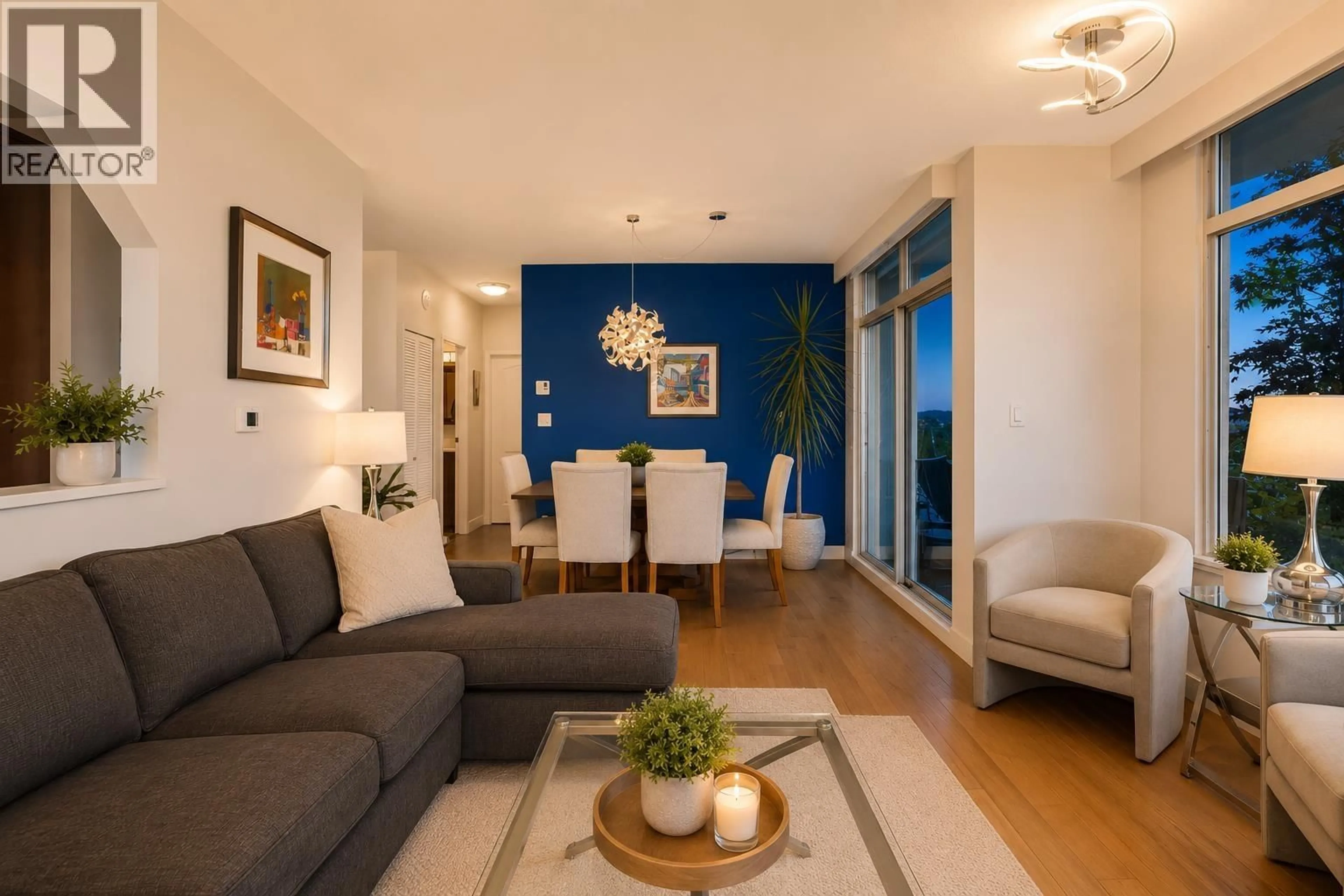 Living room with furniture, wood/laminate floor for 1004 - 412 TWELFTH STREET, New Westminster British Columbia V3M6R2