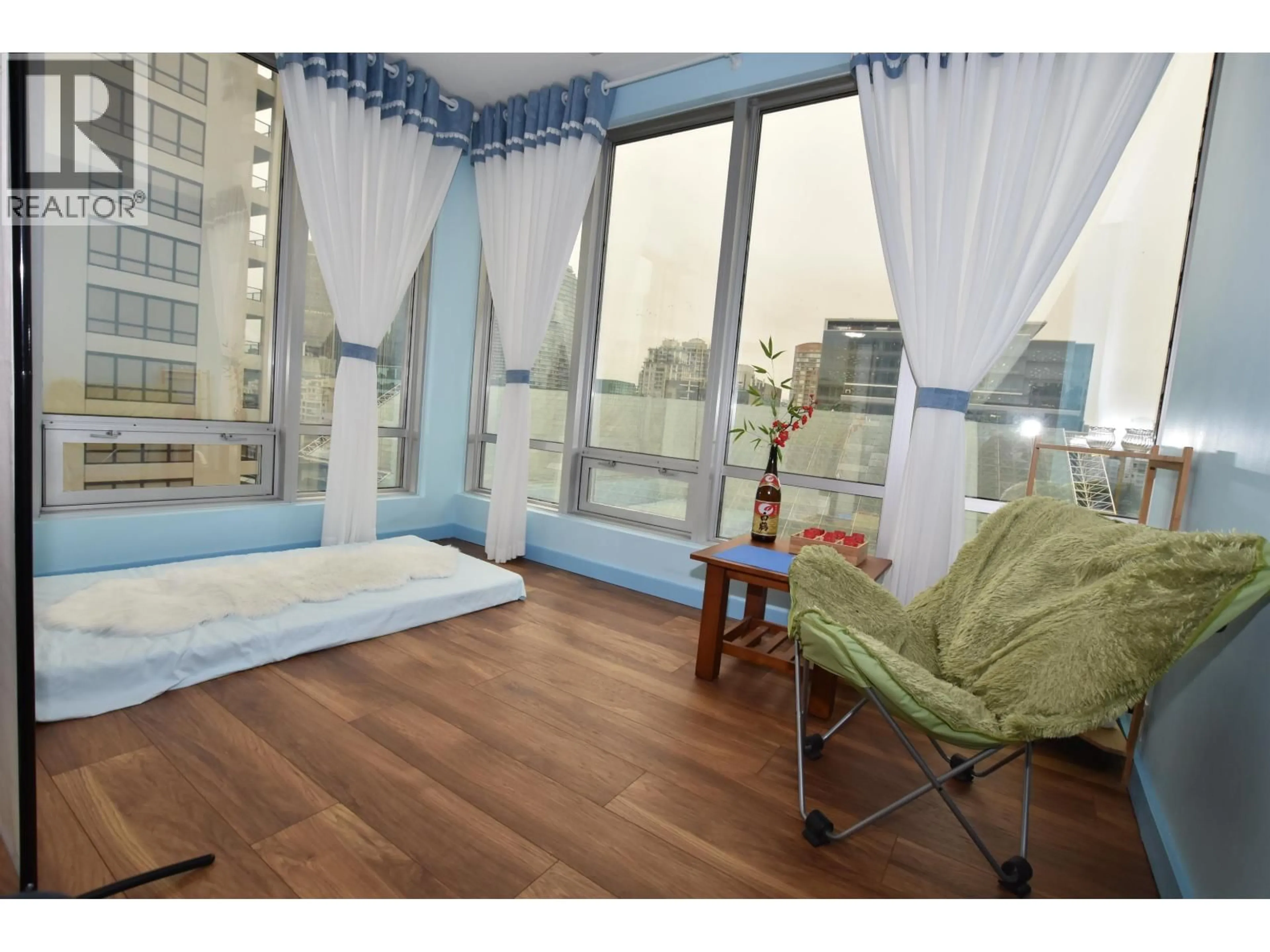 A pic of a room for 614 - 989 NELSON STREET, Vancouver British Columbia V6Z2S1