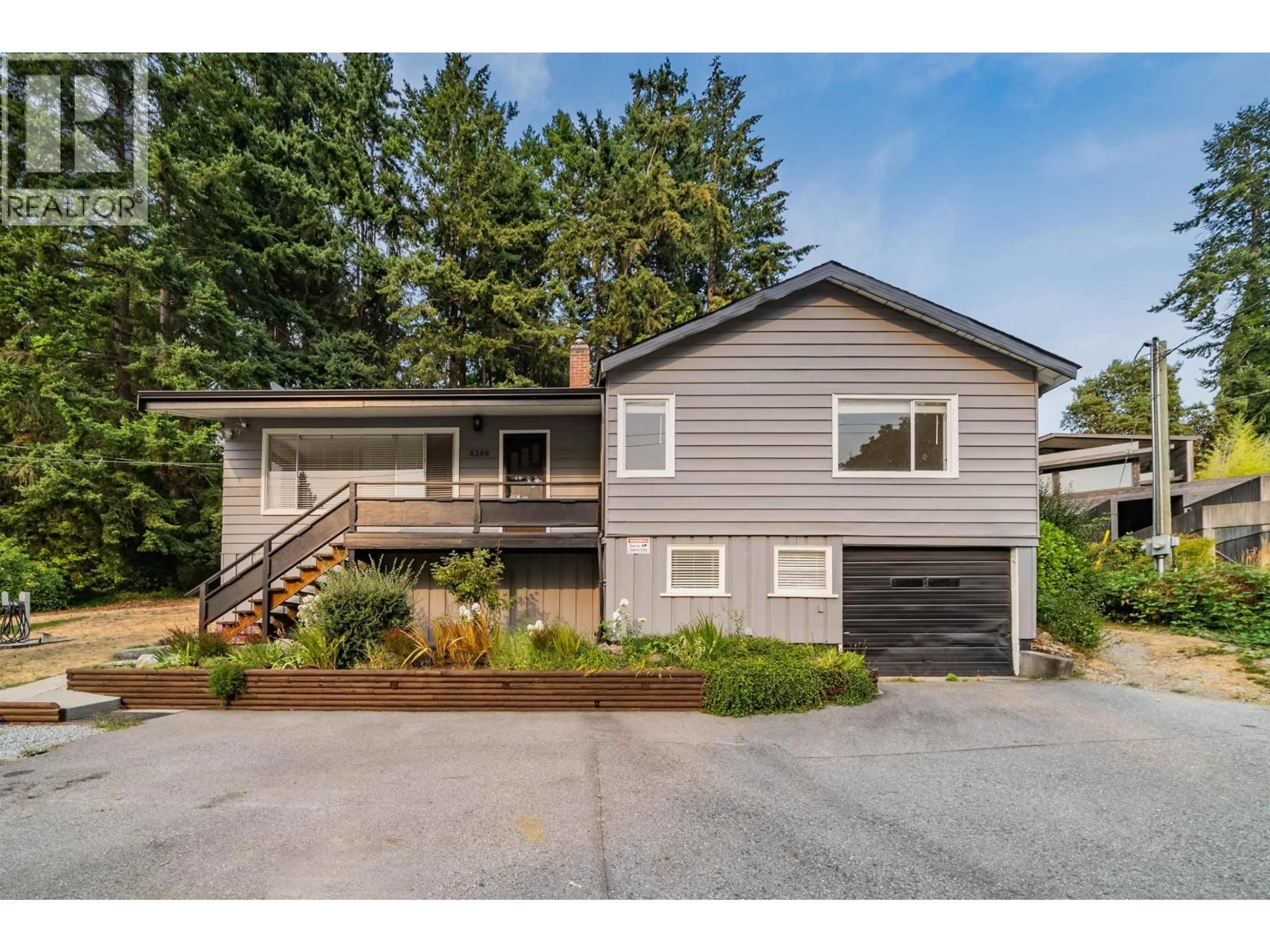 Home with vinyl exterior material, street for 5258 SUNSHINE COAST HIGHWAY, Sechelt British Columbia V7Z0G7