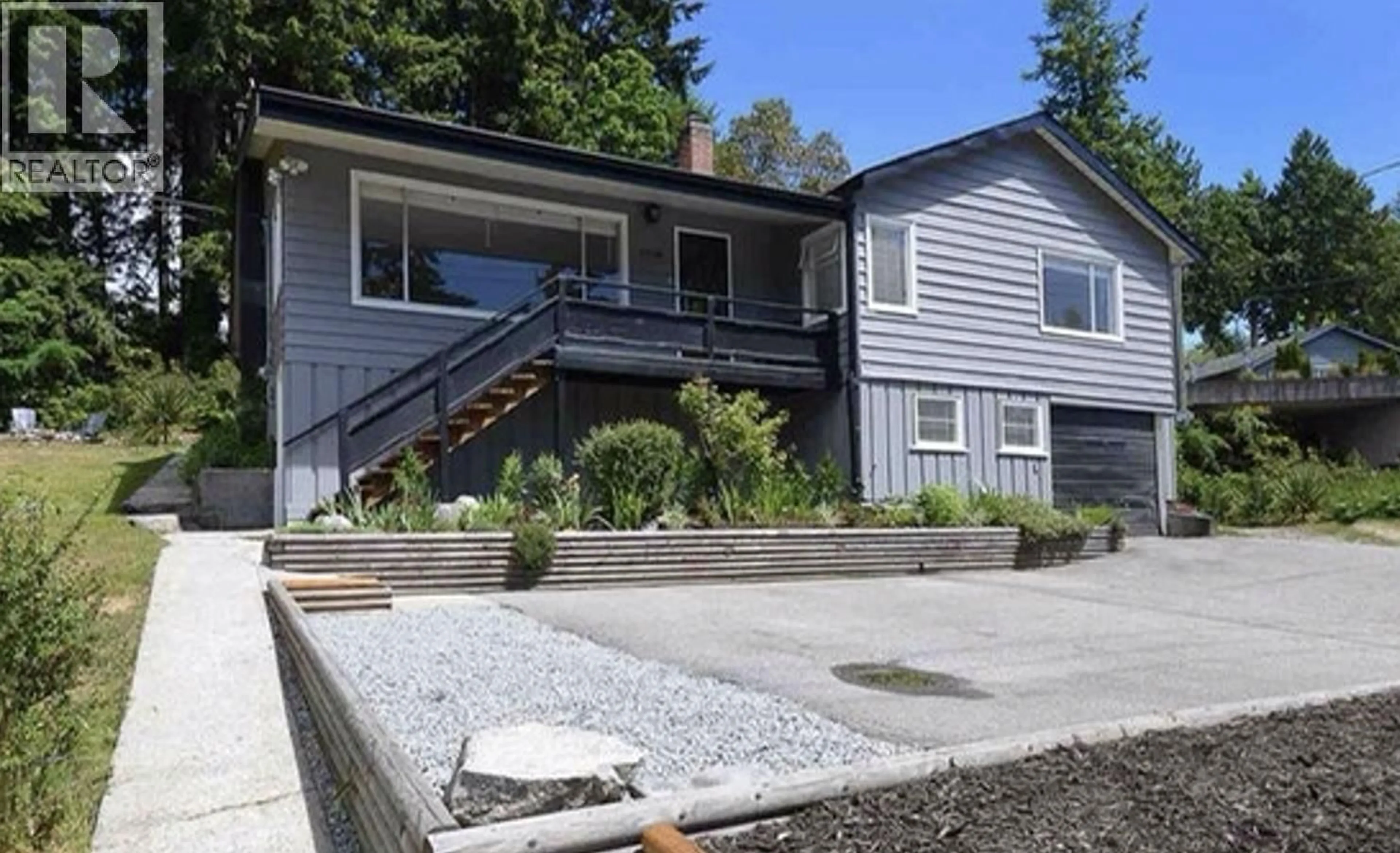 Home with vinyl exterior material, street for 5258 SUNSHINE COAST HIGHWAY, Sechelt British Columbia V7Z0G7