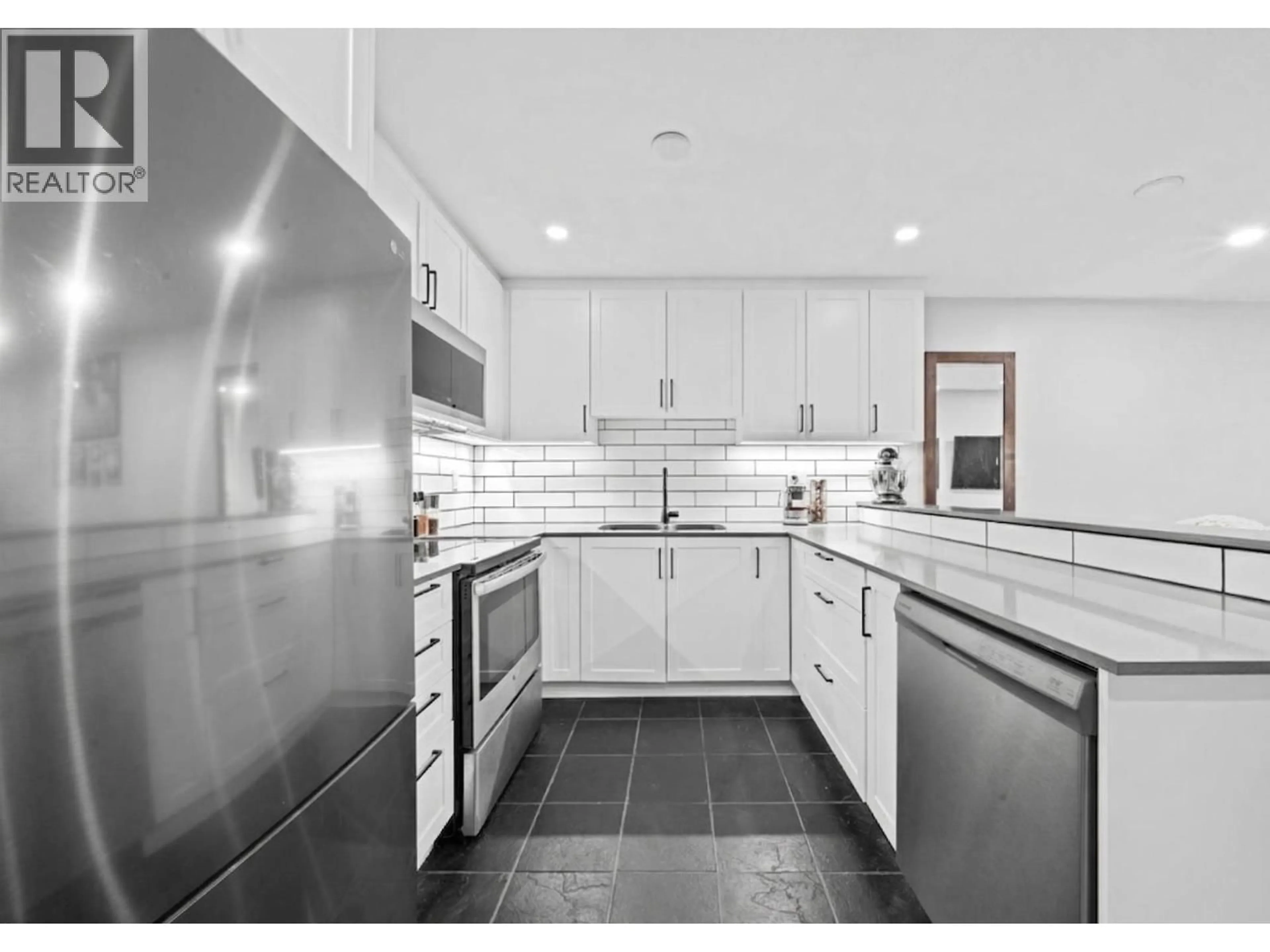 Contemporary kitchen, ceramic/tile floor for 101 - 1122 KING ALBERT AVENUE, Coquitlam British Columbia V3J1X7