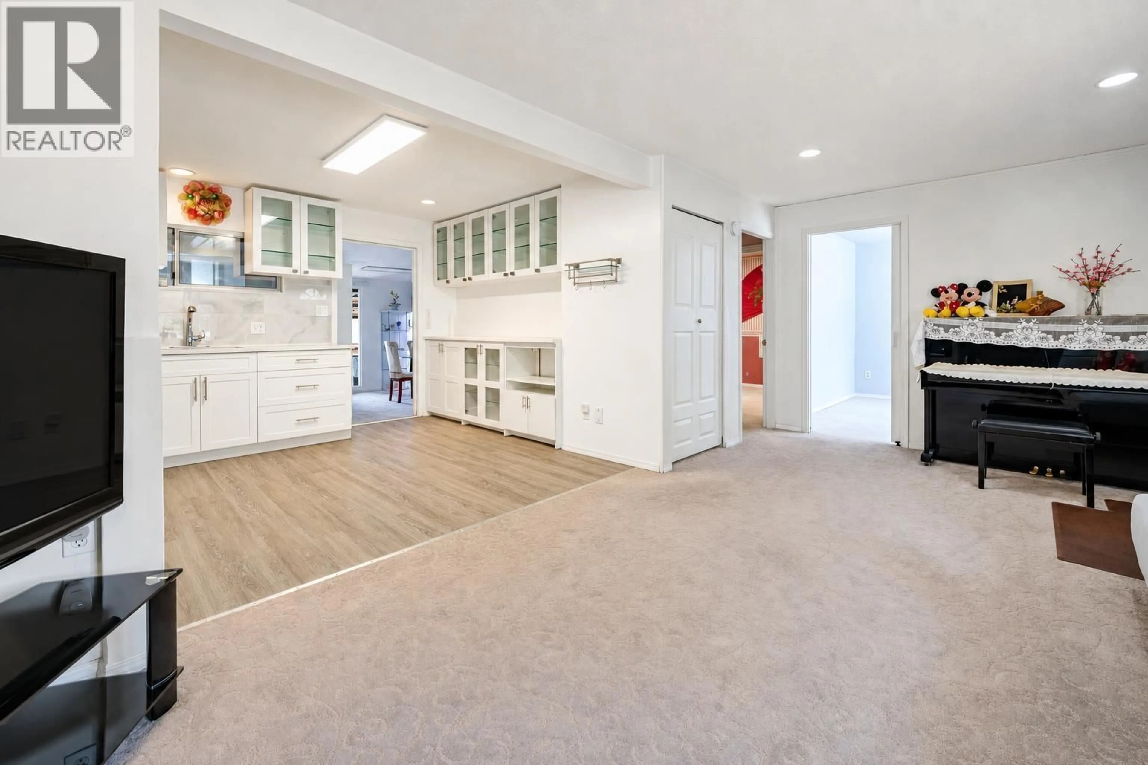 Open concept kitchen, unknown for 3335 DIEPPE DRIVE, Vancouver British Columbia V5M4B8