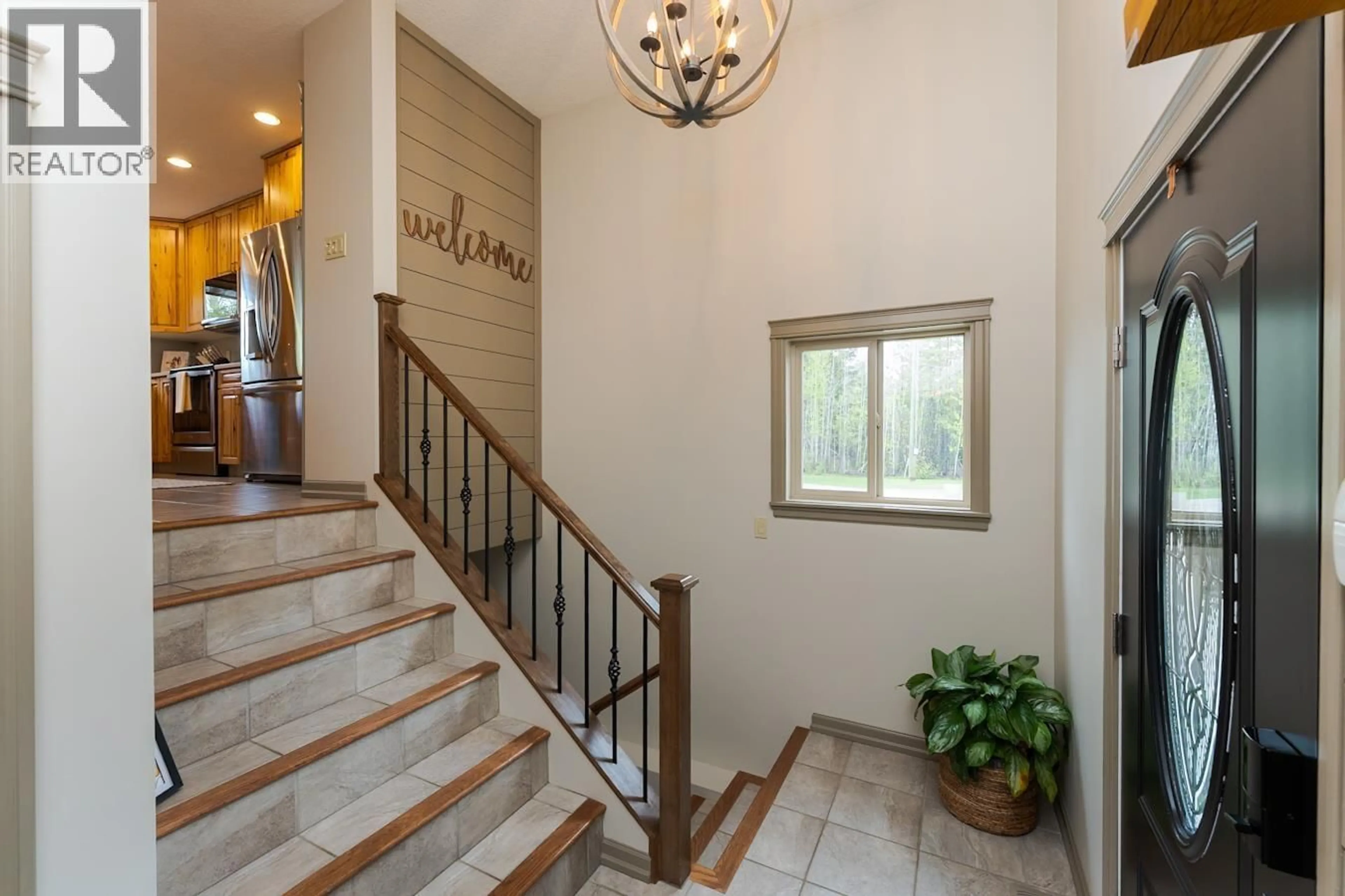 Indoor foyer for 18625 RONDEVIEW ROAD, Prince George British Columbia V2N6K5