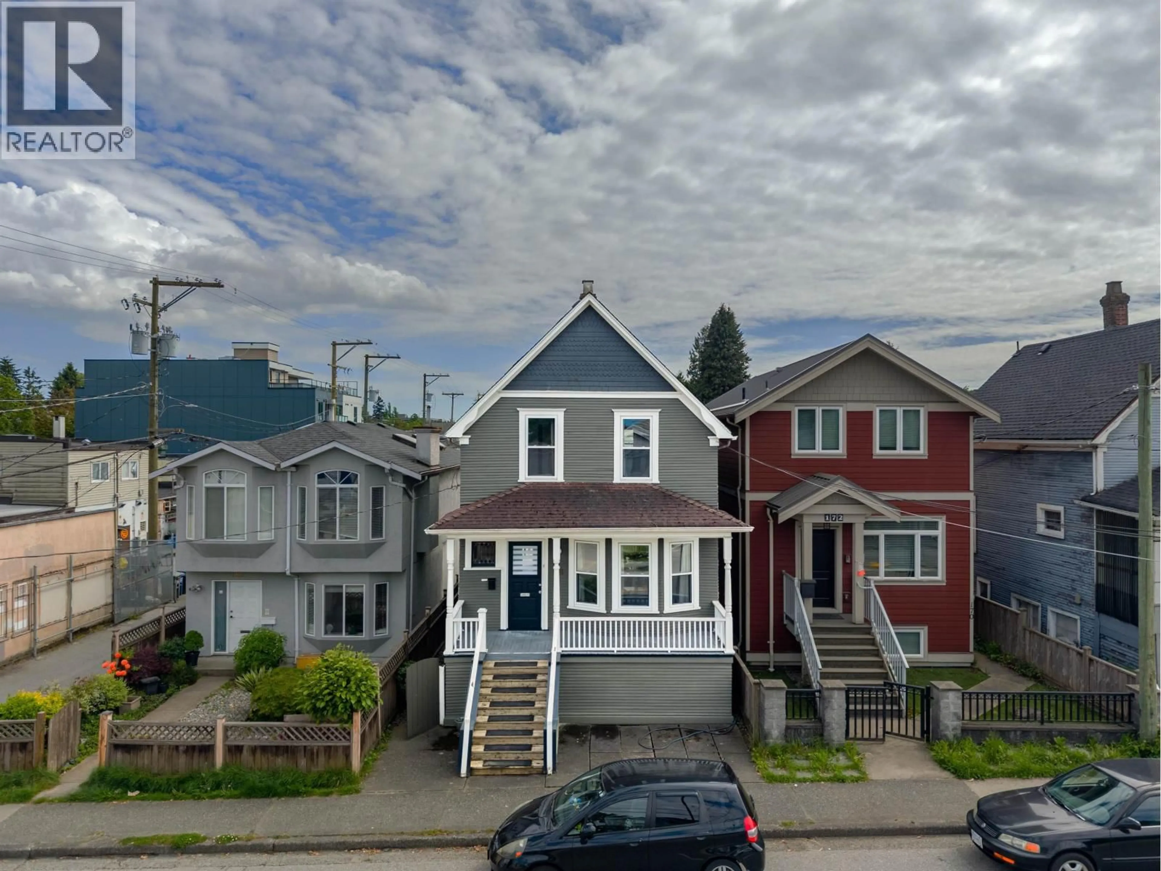 A pic from outside/outdoor area/front of a property/back of a property/a pic from drone, street for 178 KING EDWARD AVENUE, Vancouver British Columbia V5V2C1