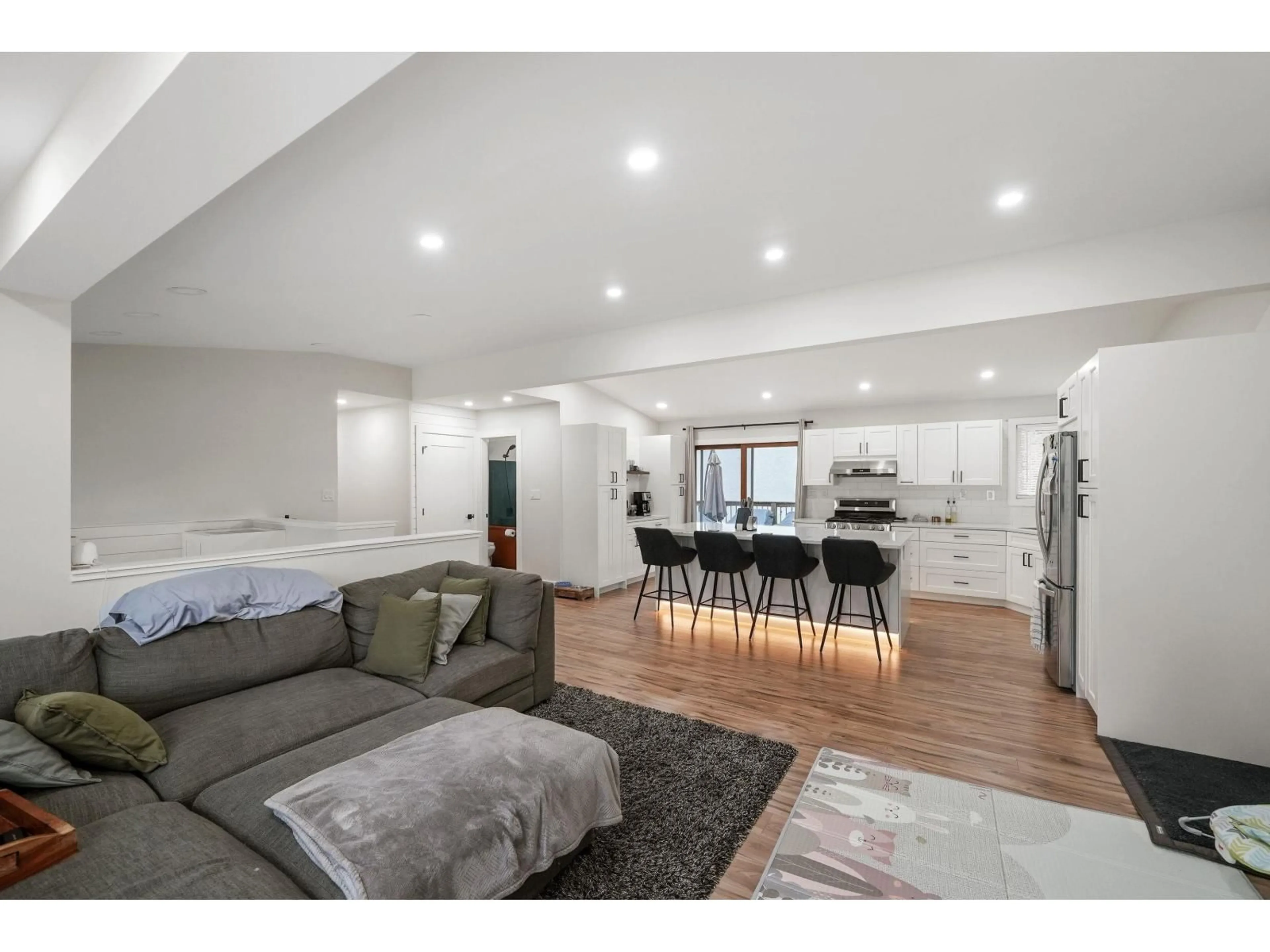 Unknown for 8057 WAXBERRY CRESCENT, Mission British Columbia V2V5C3