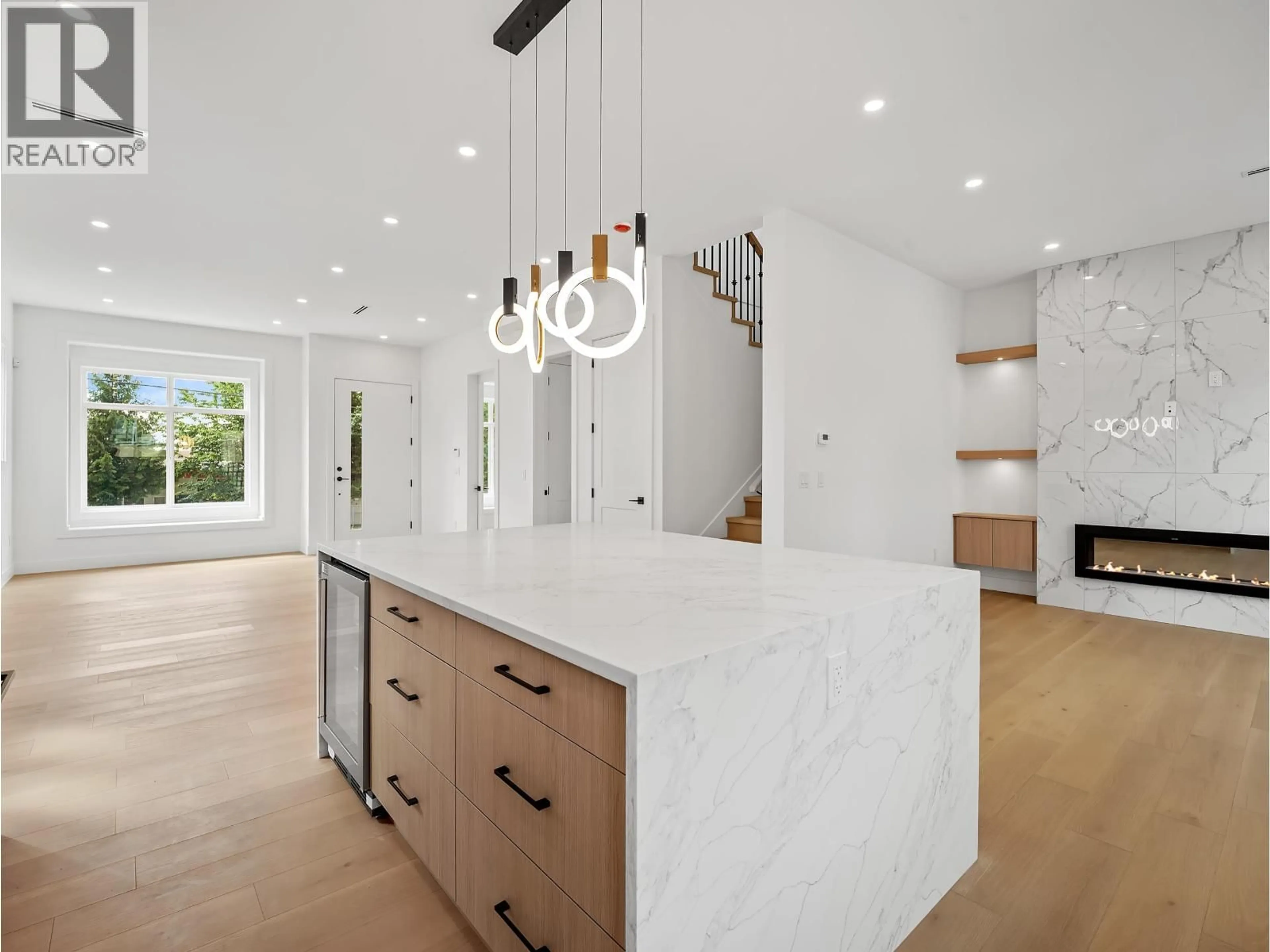 Contemporary kitchen, unknown for 2 - 6885 AUBREY STREET, Burnaby British Columbia V5B2E4