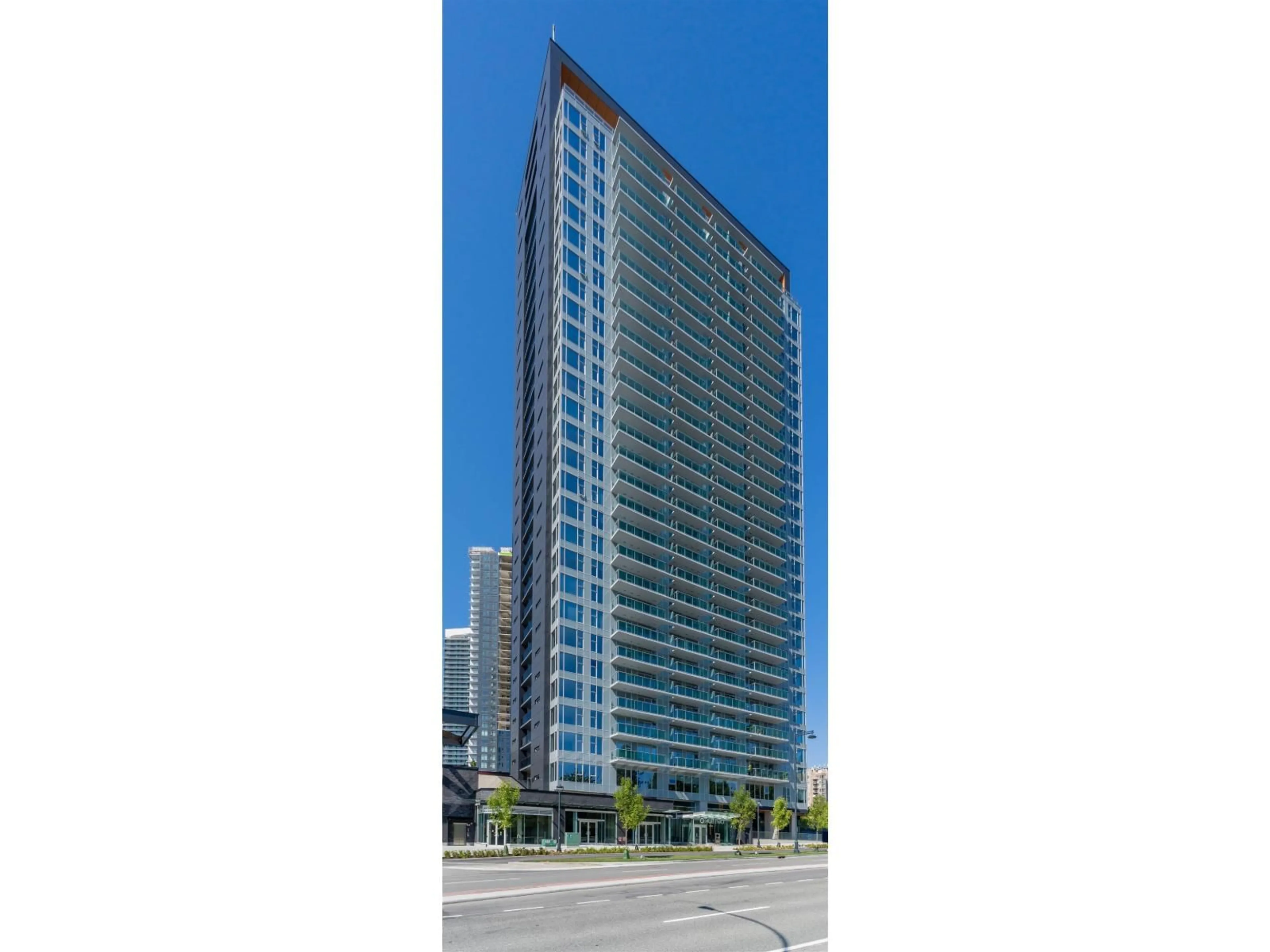 Indoor foyer for 807 - 13655 FRASER HIGHWAY, Surrey British Columbia V3T0P8