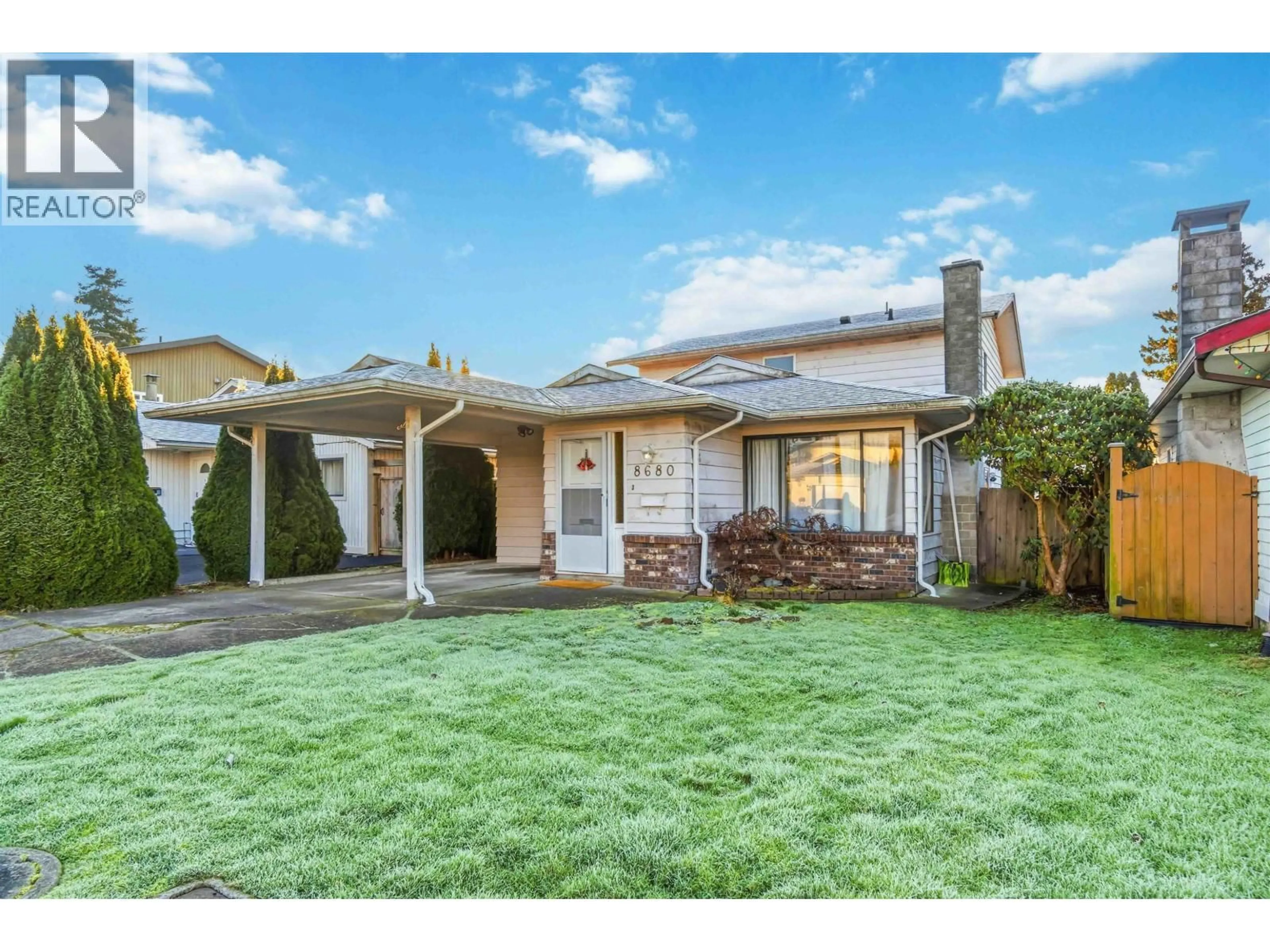 Home with vinyl exterior material, street for 8680 CITADEL CRESCENT, Richmond British Columbia V7C4T3