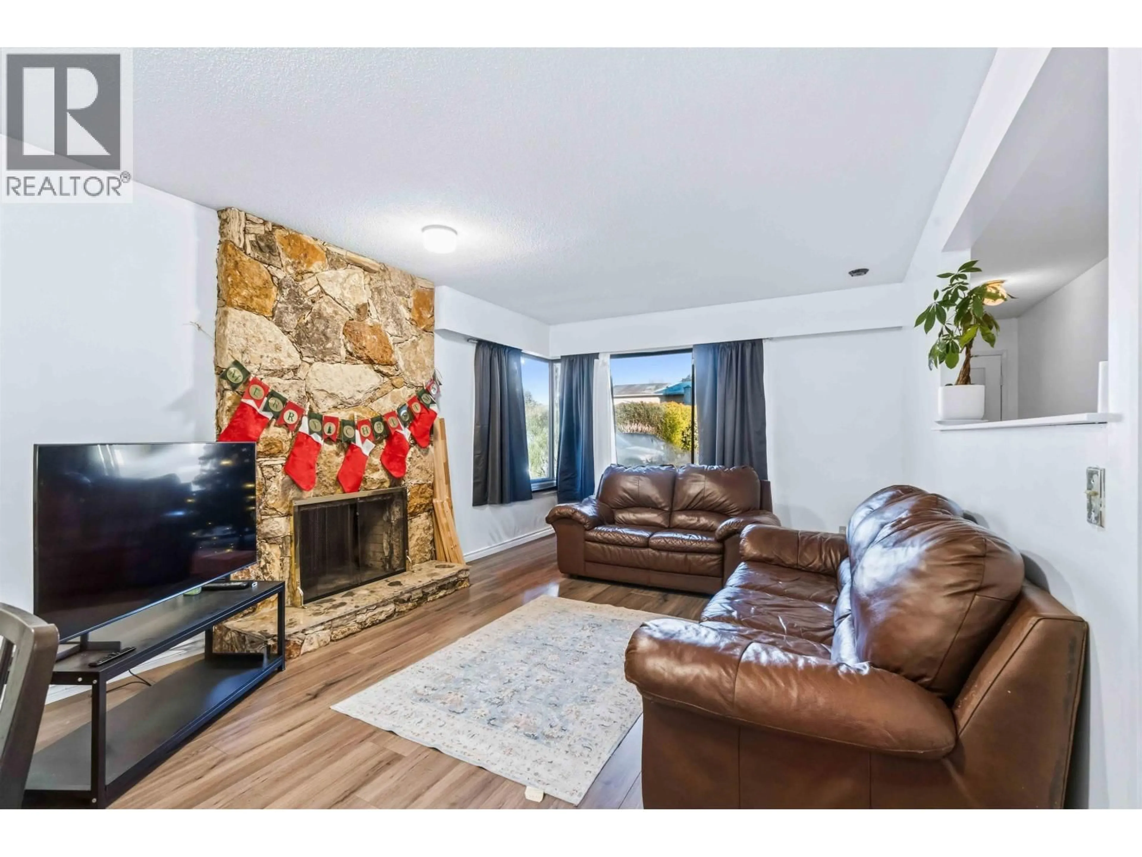 Living room with furniture, unknown for 8680 CITADEL CRESCENT, Richmond British Columbia V7C4T3