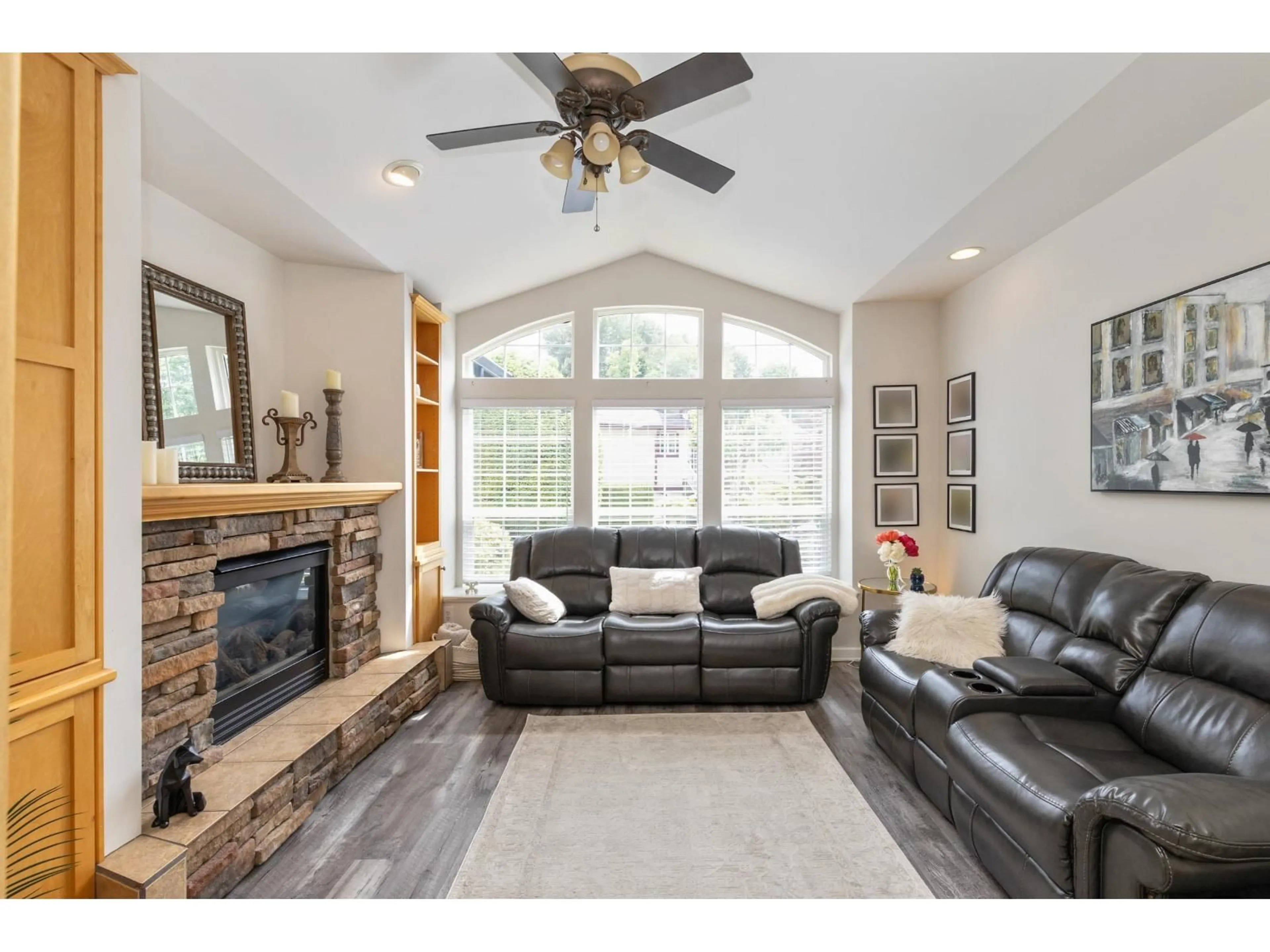 Living room with furniture, unknown for 68 - 32777 CHILCOTIN DRIVE, Abbotsford British Columbia V2T5W4