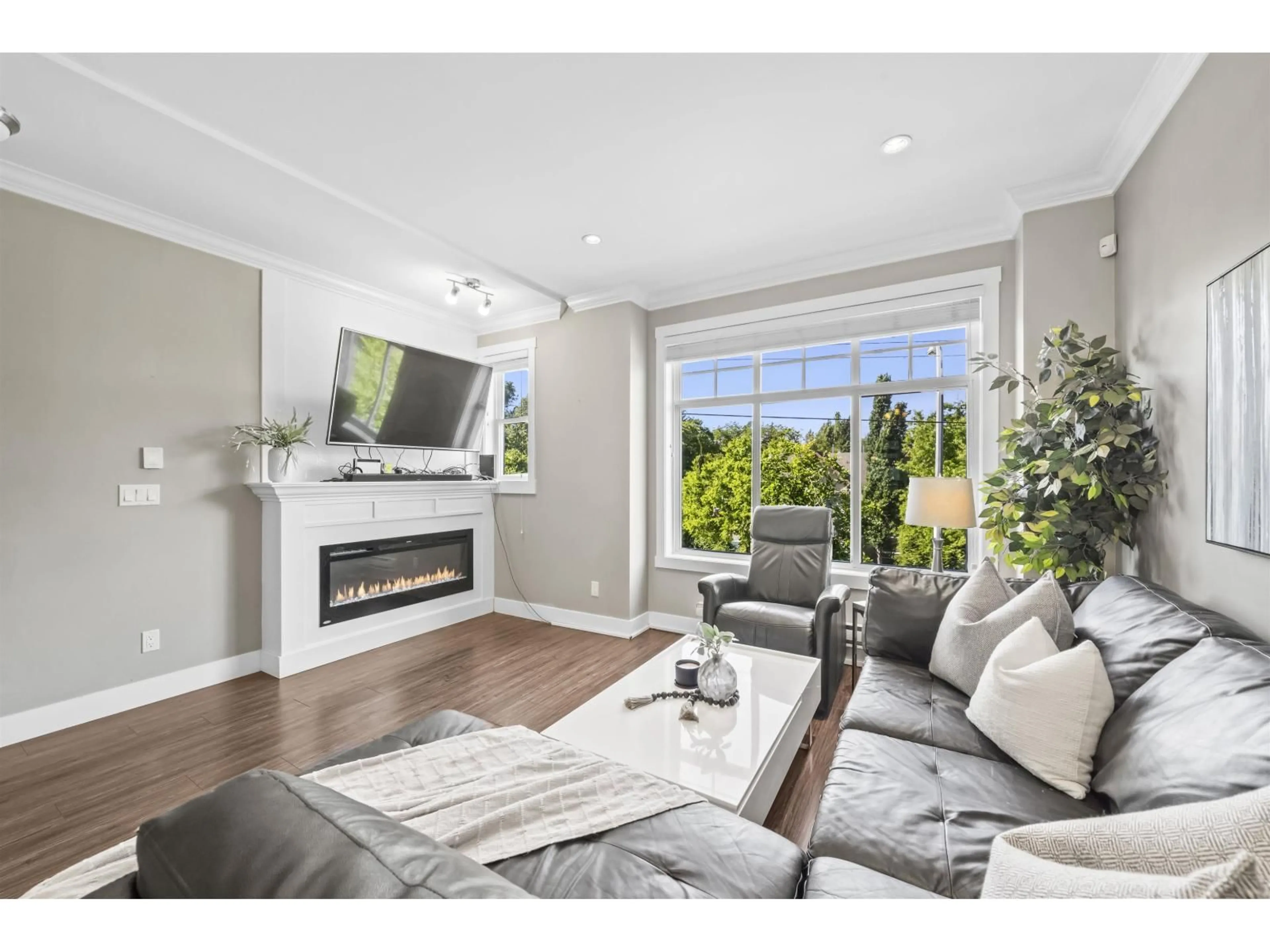 Living room with furniture, unknown for 79 - 13670 62 AVENUE, Surrey British Columbia V3X0H8