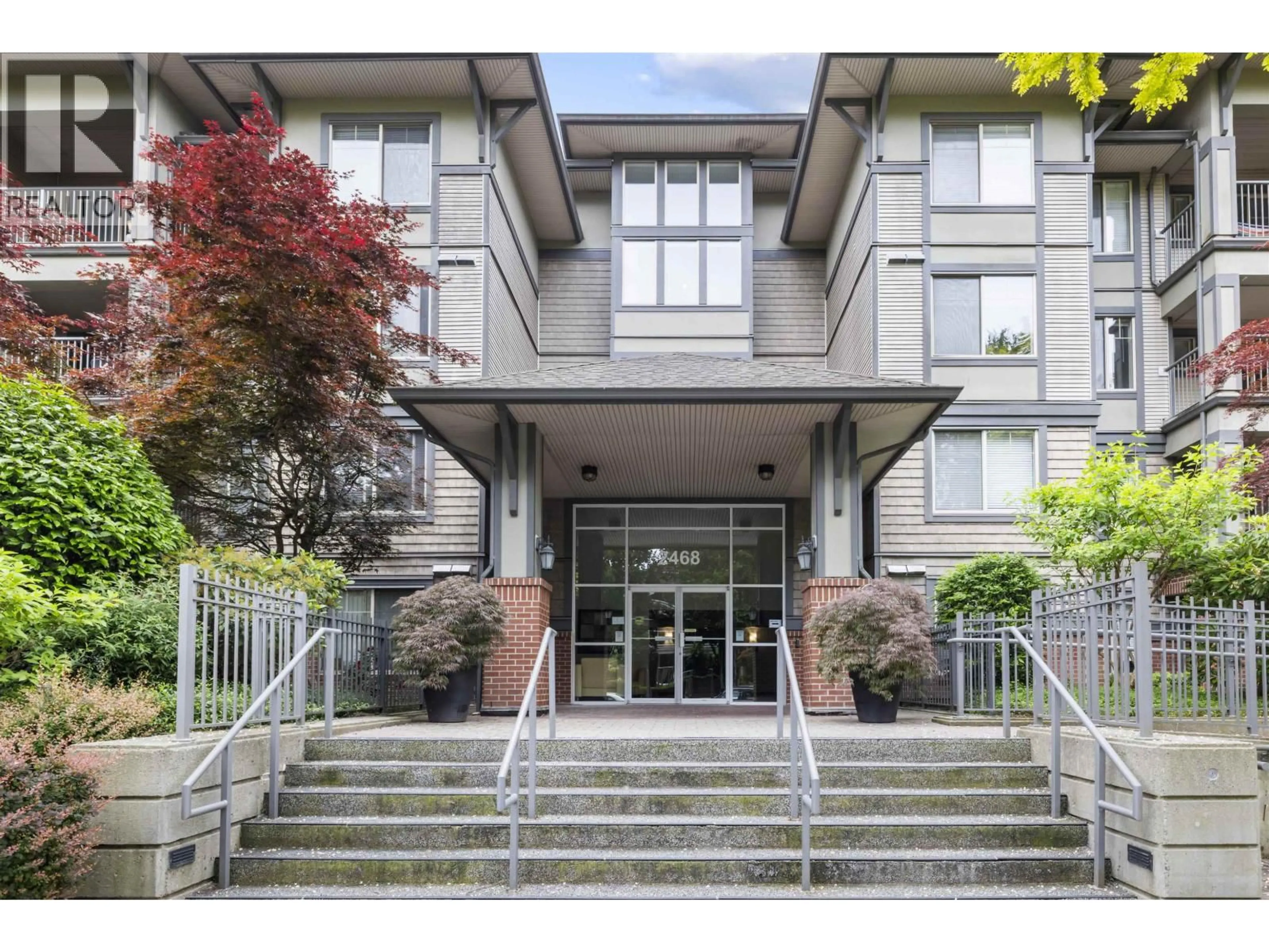 Indoor foyer for 115 - 2468 ATKINS AVENUE, Port Coquitlam British Columbia V3C1Y9