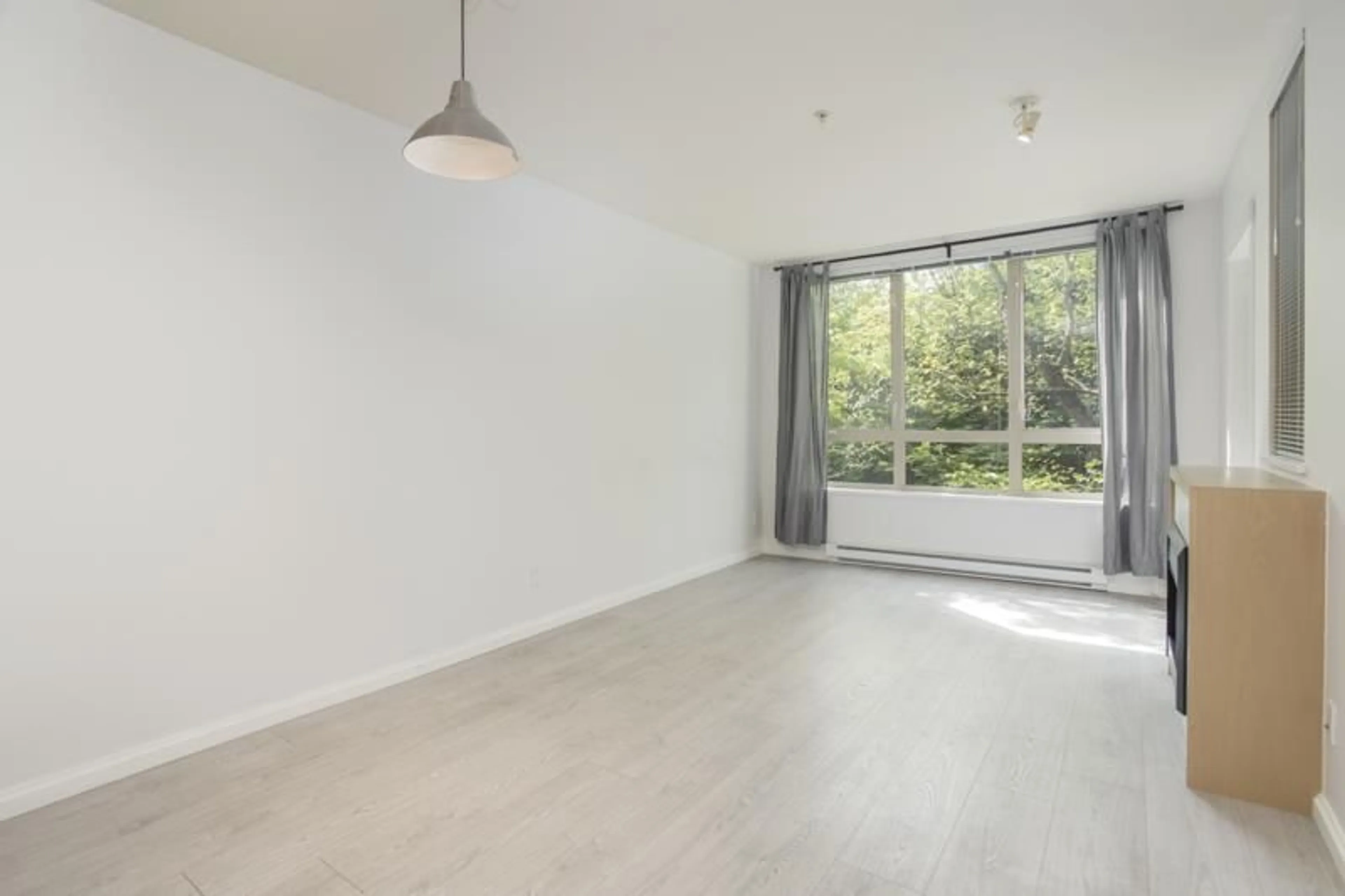 A pic of a room for 223 - 15988 26 STREET, Surrey British Columbia V3Z5K3