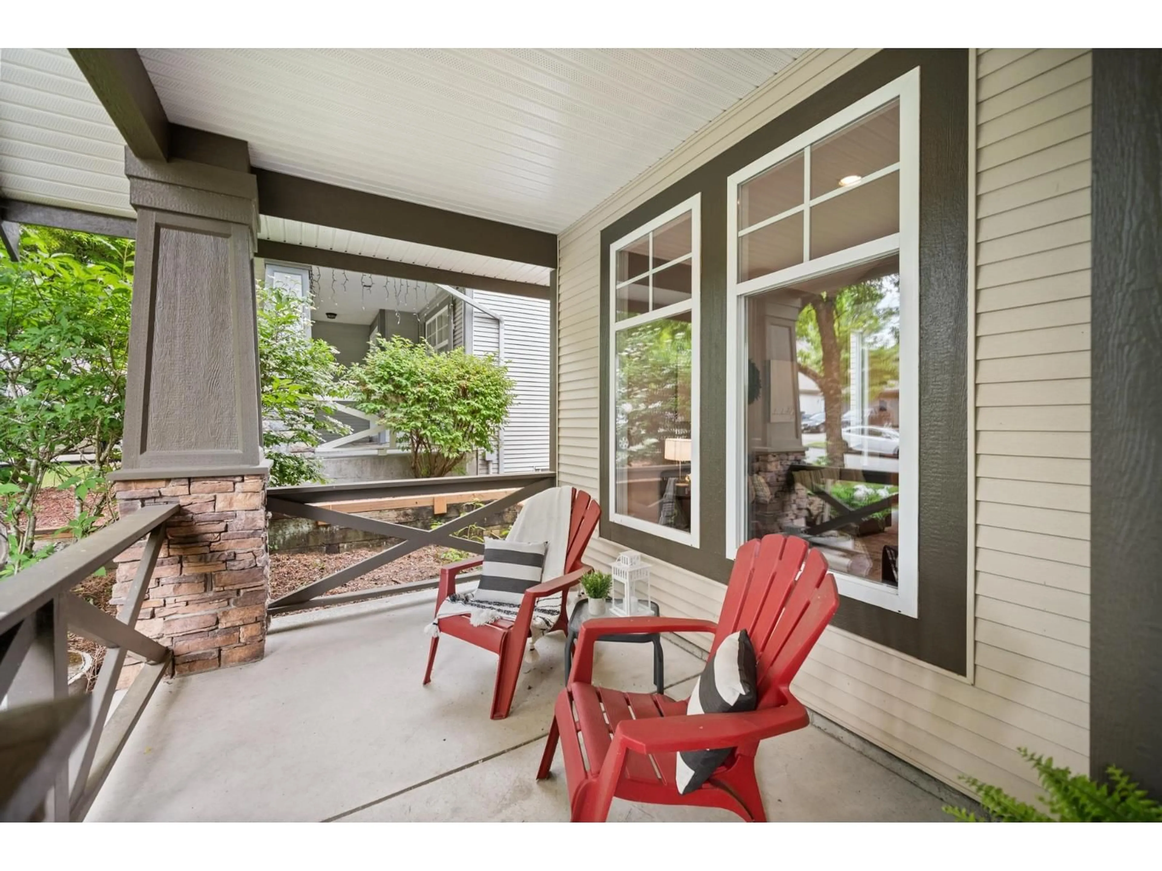 Patio, street for 10352 164A STREET, Surrey British Columbia V4N5M4
