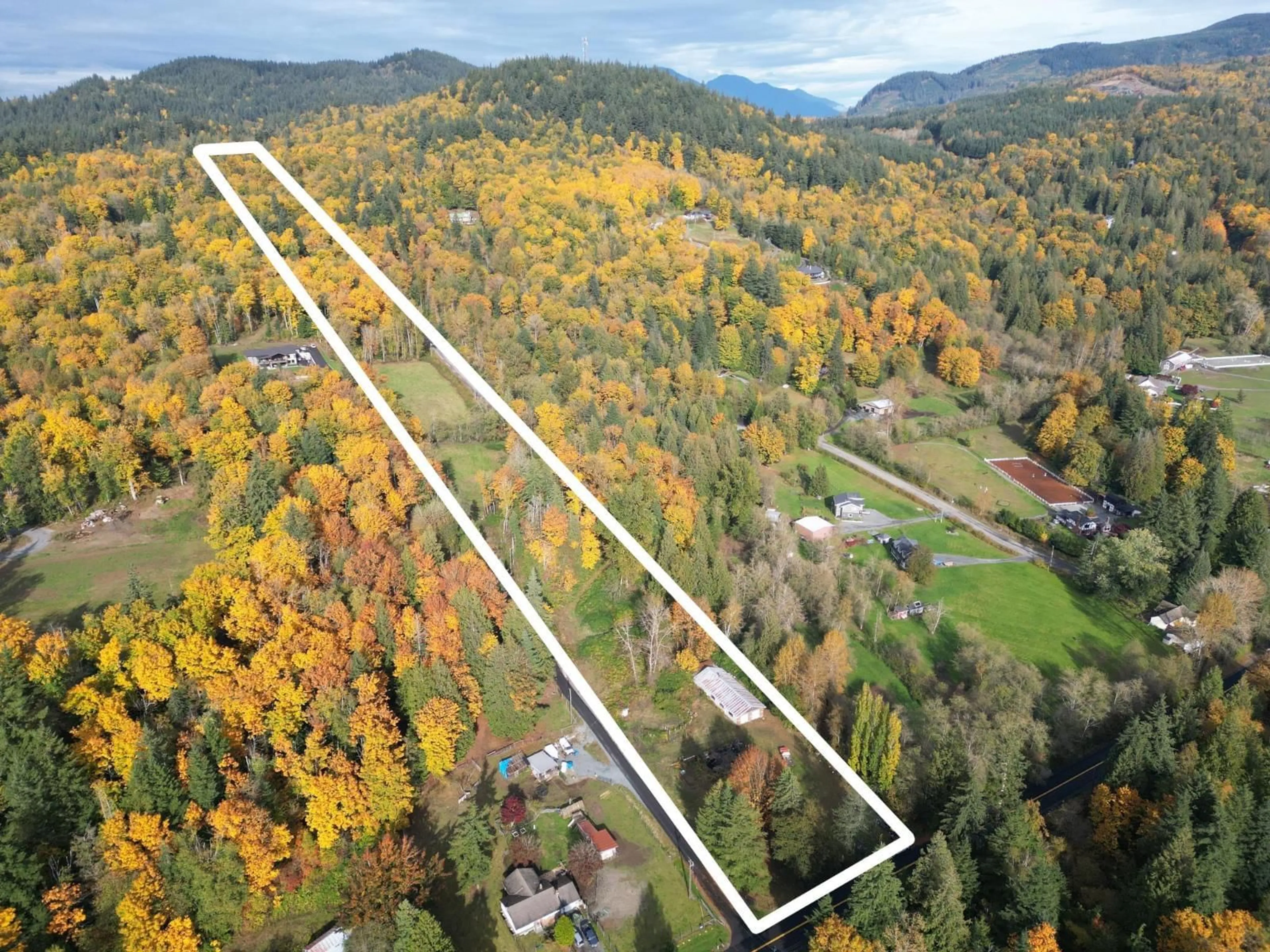 A pic from outside/outdoor area/front of a property/back of a property/a pic from drone, mountain view for 36413 DAWSON ROAD, Abbotsford British Columbia V3G2L1
