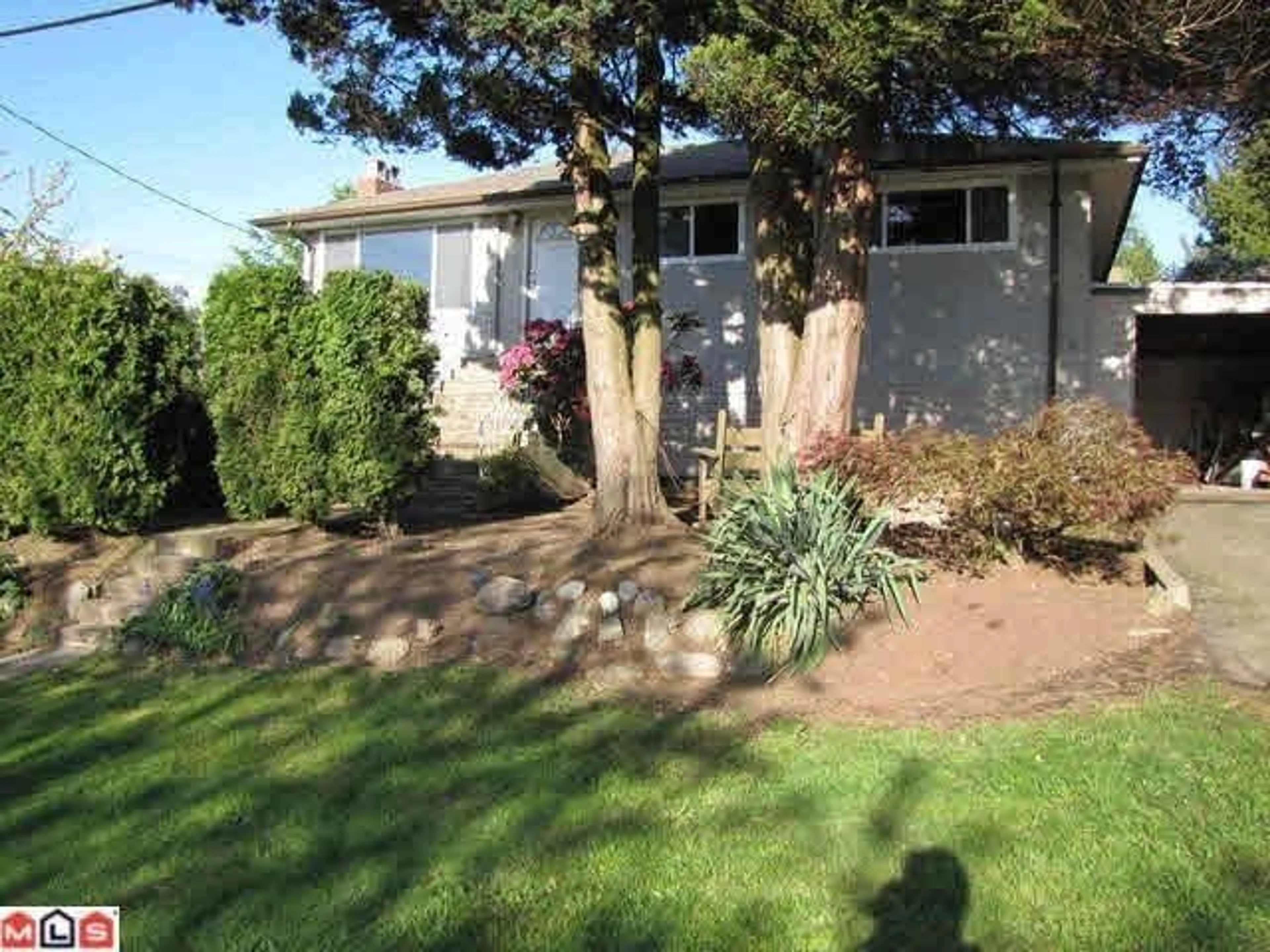A pic from outside/outdoor area/front of a property/back of a property/a pic from drone, street for 11288 135 STREET, Surrey British Columbia V3R2Z7