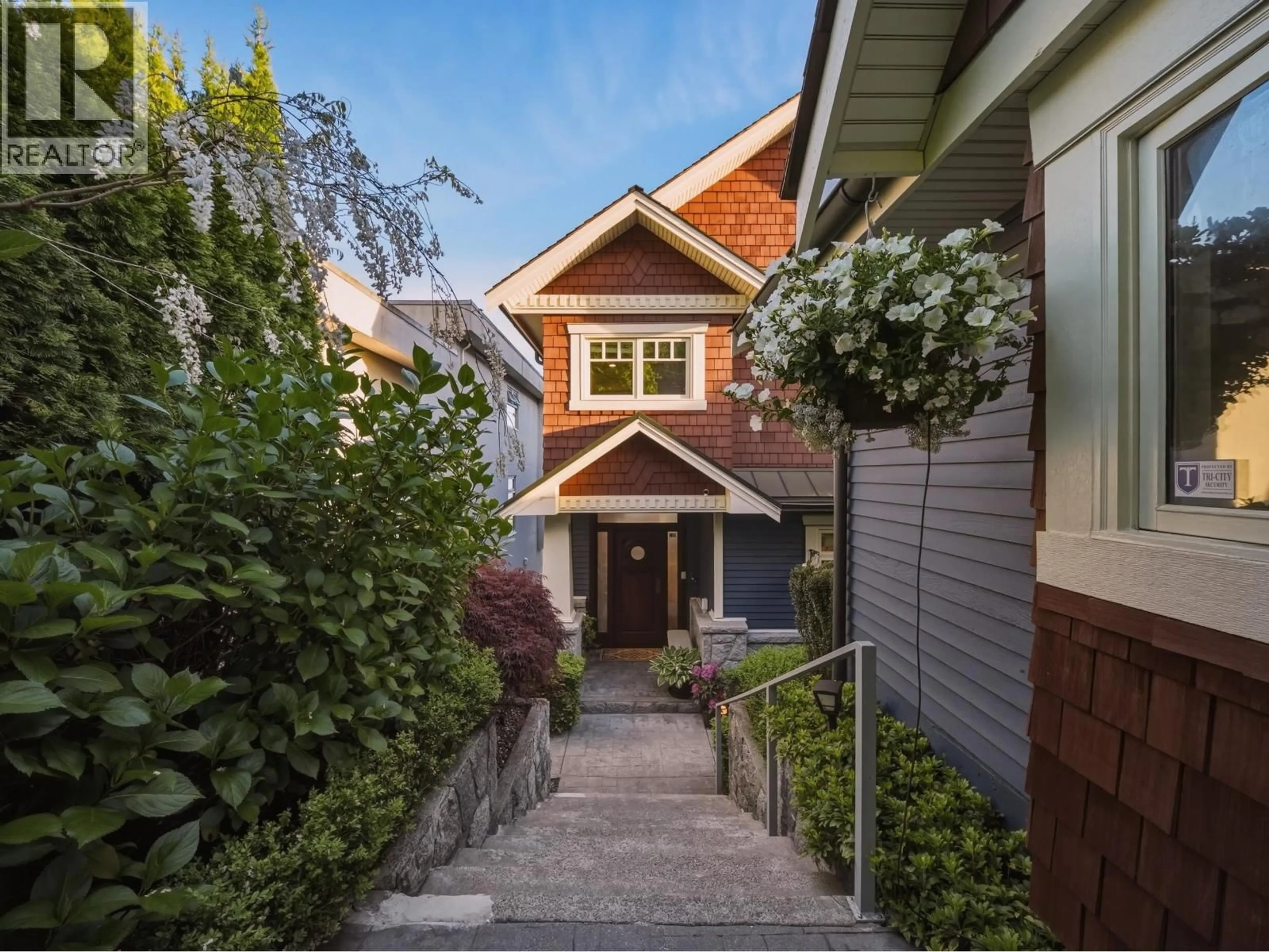 Home with brick exterior material, street for 648 ALDERSIDE ROAD, Port Moody British Columbia V3H3A5
