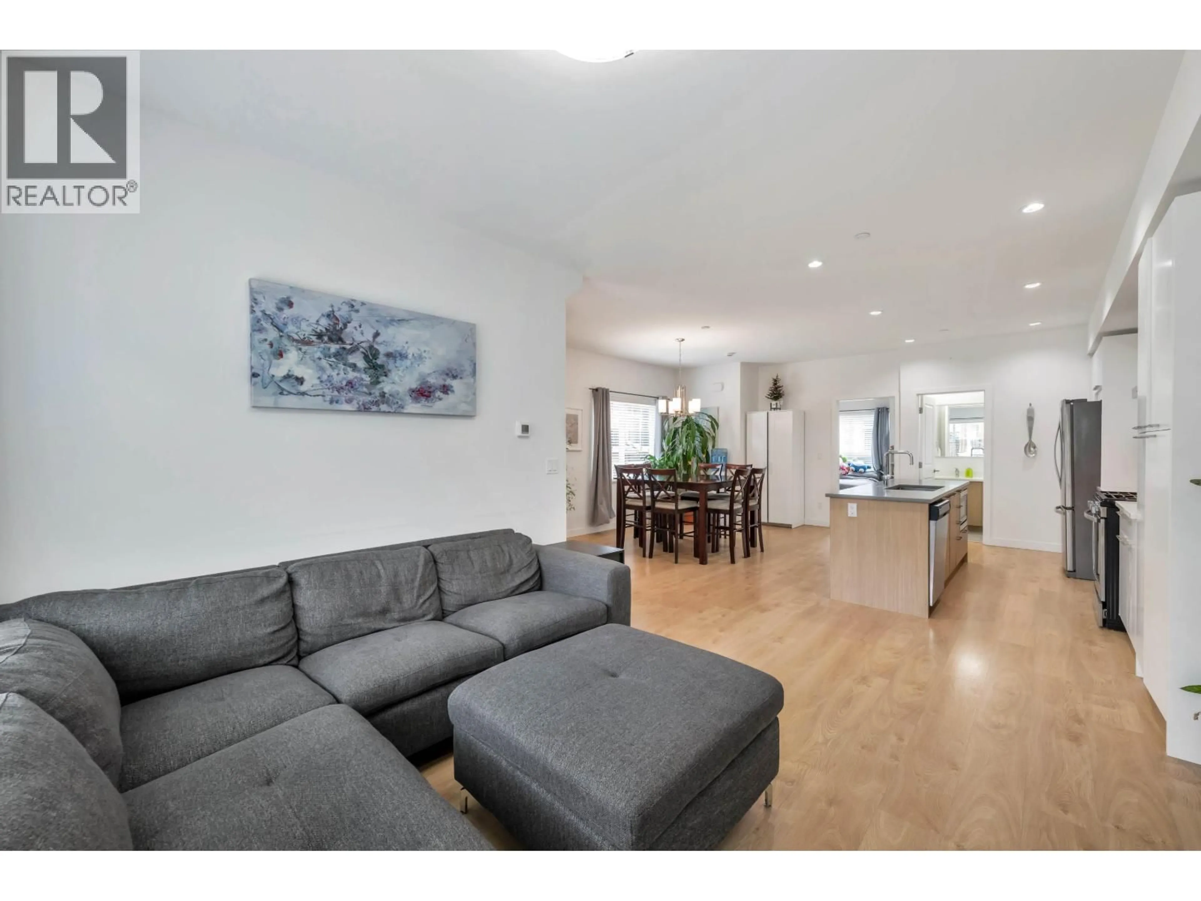 Living room with furniture, unknown for 22 - 22810 113 AVENUE, Maple Ridge British Columbia V2X3N2