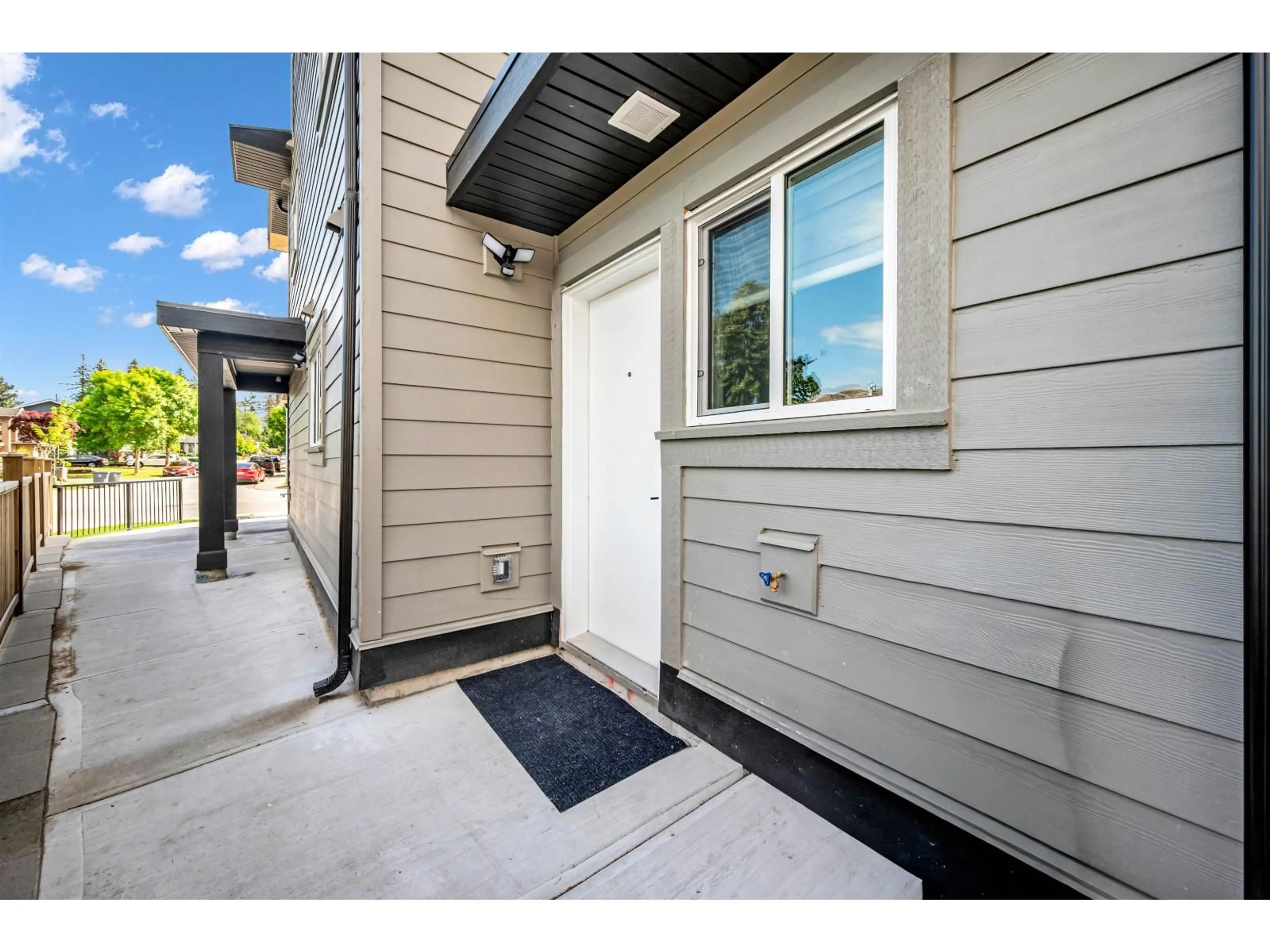 Unknown for 102 - 13661 59 AVENUE, Surrey British Columbia V3X3K8