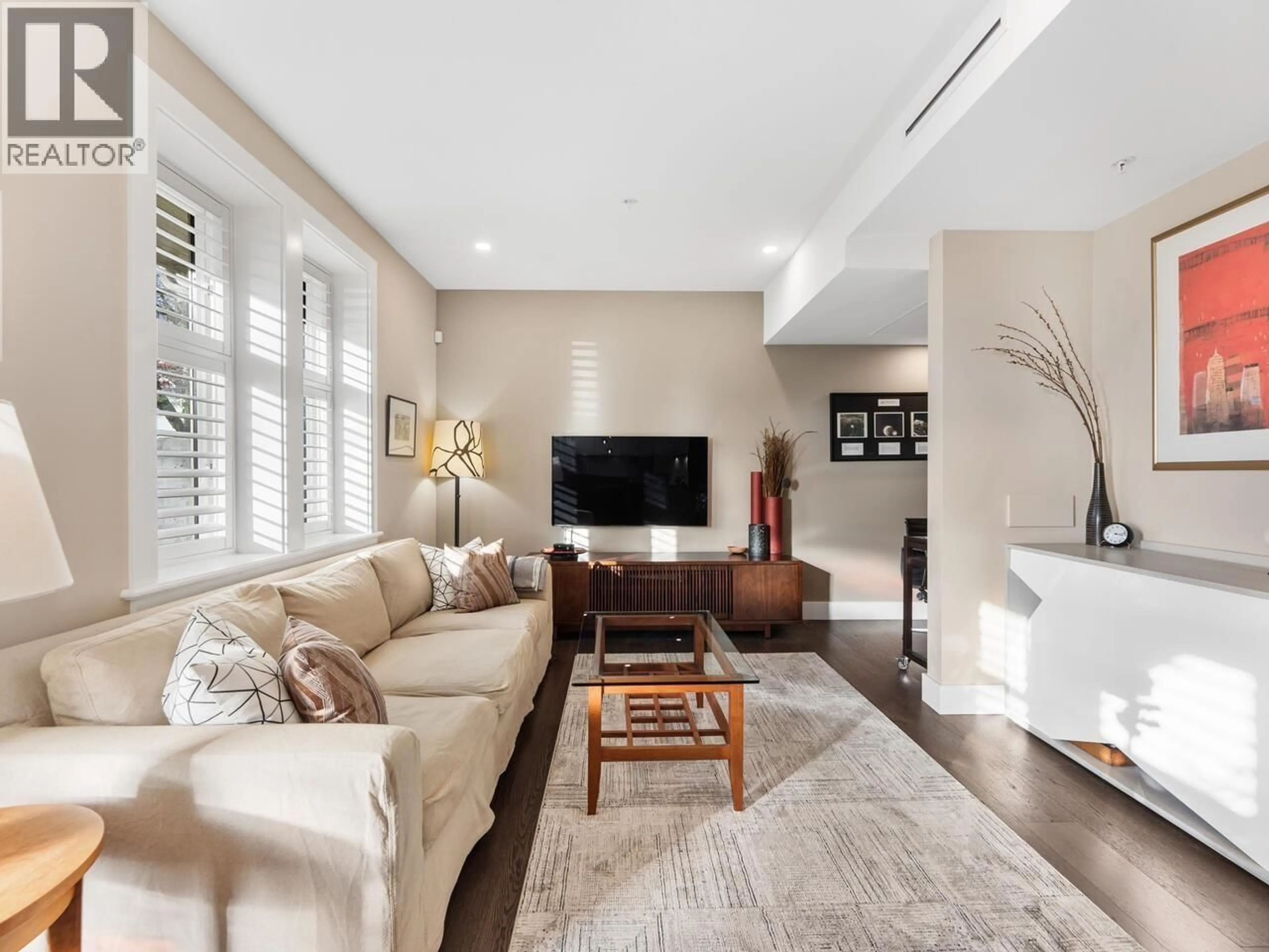 Living room with furniture, unknown for 2898 YUKON STREET, Vancouver British Columbia V5Y3R2