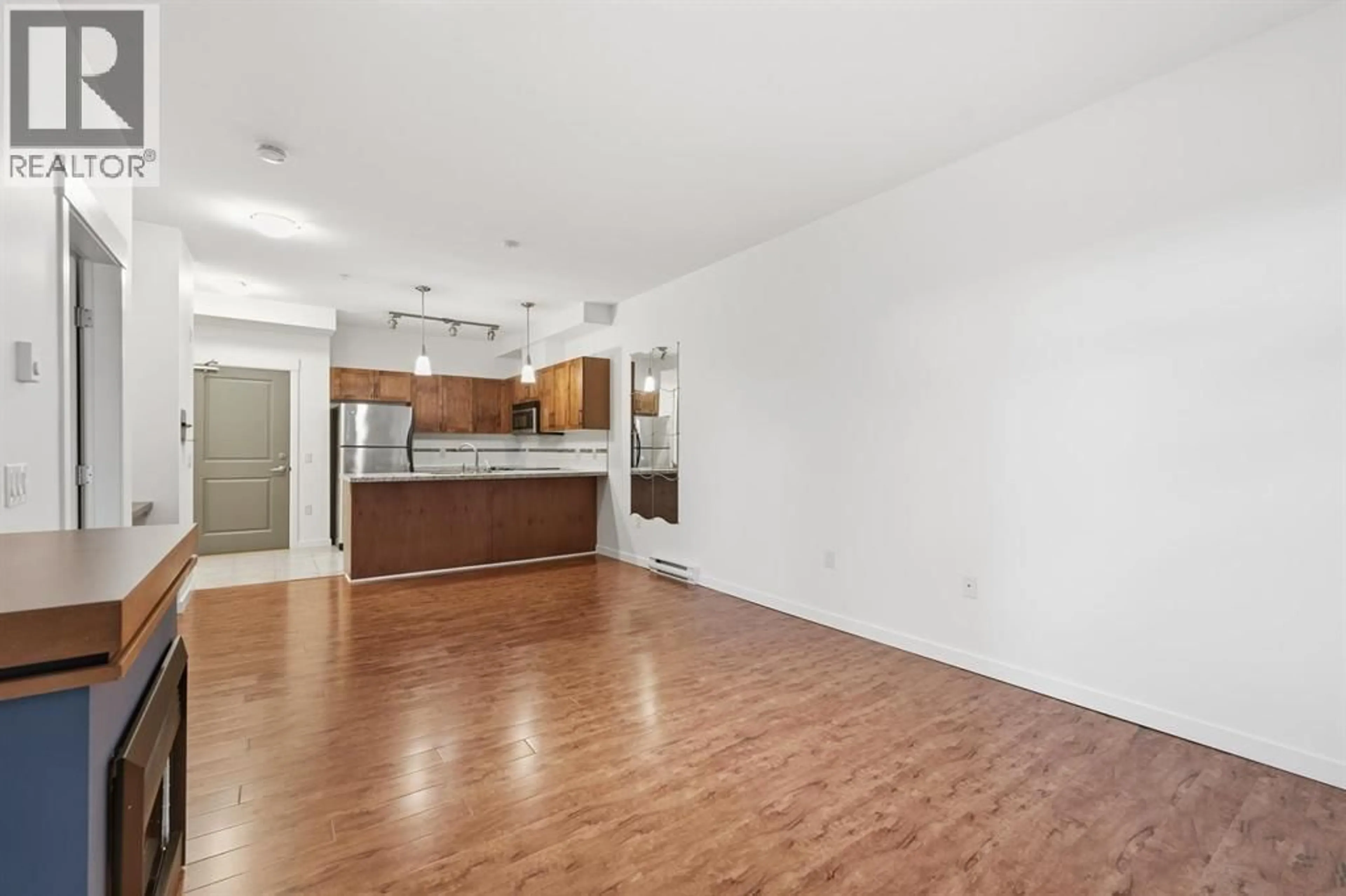 Open concept kitchen, unknown for 309 - 11950 HARRIS ROAD, Pitt Meadows British Columbia V3Y0B7