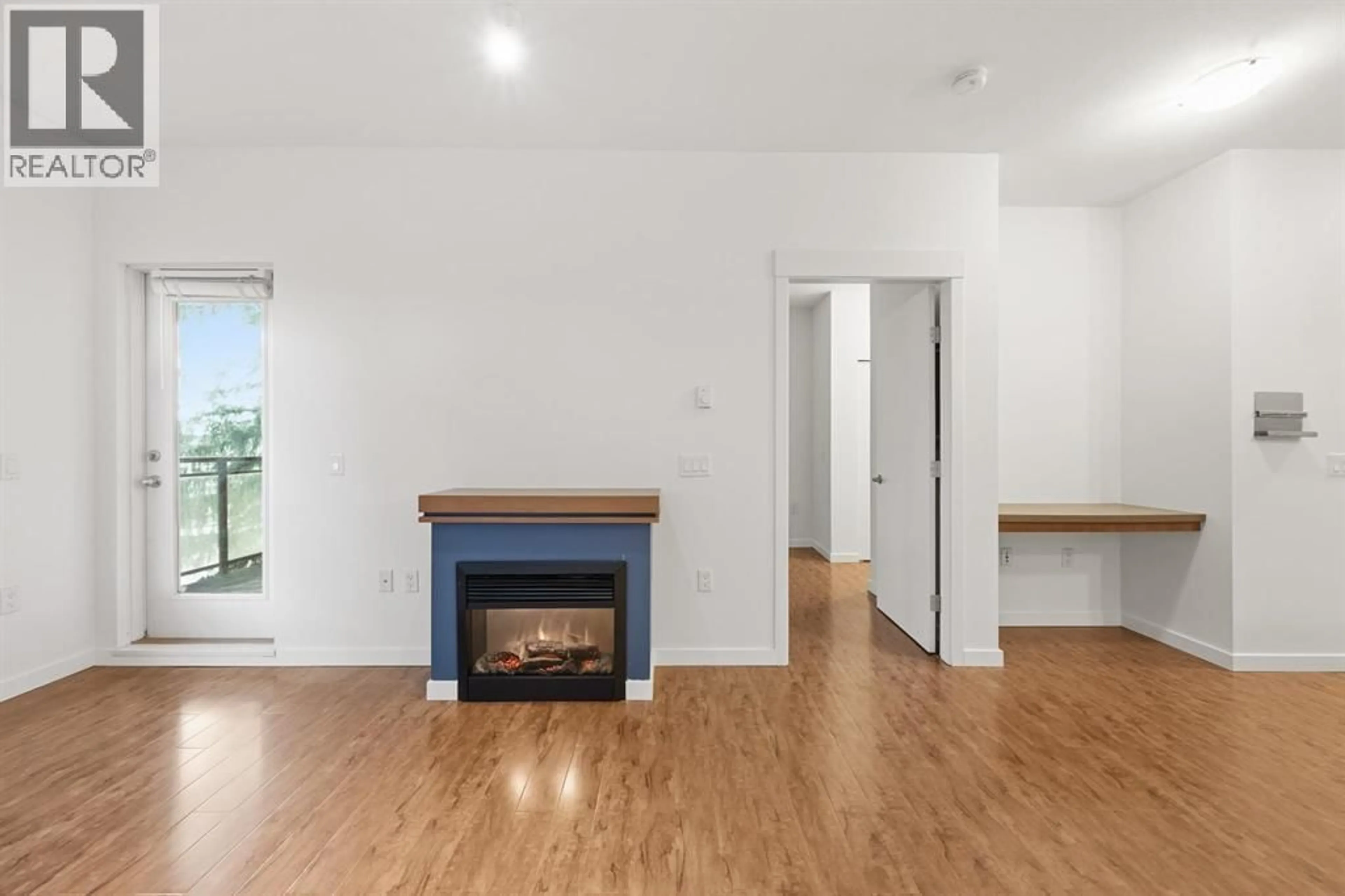 A pic of a room for 309 - 11950 HARRIS ROAD, Pitt Meadows British Columbia V3Y0B7