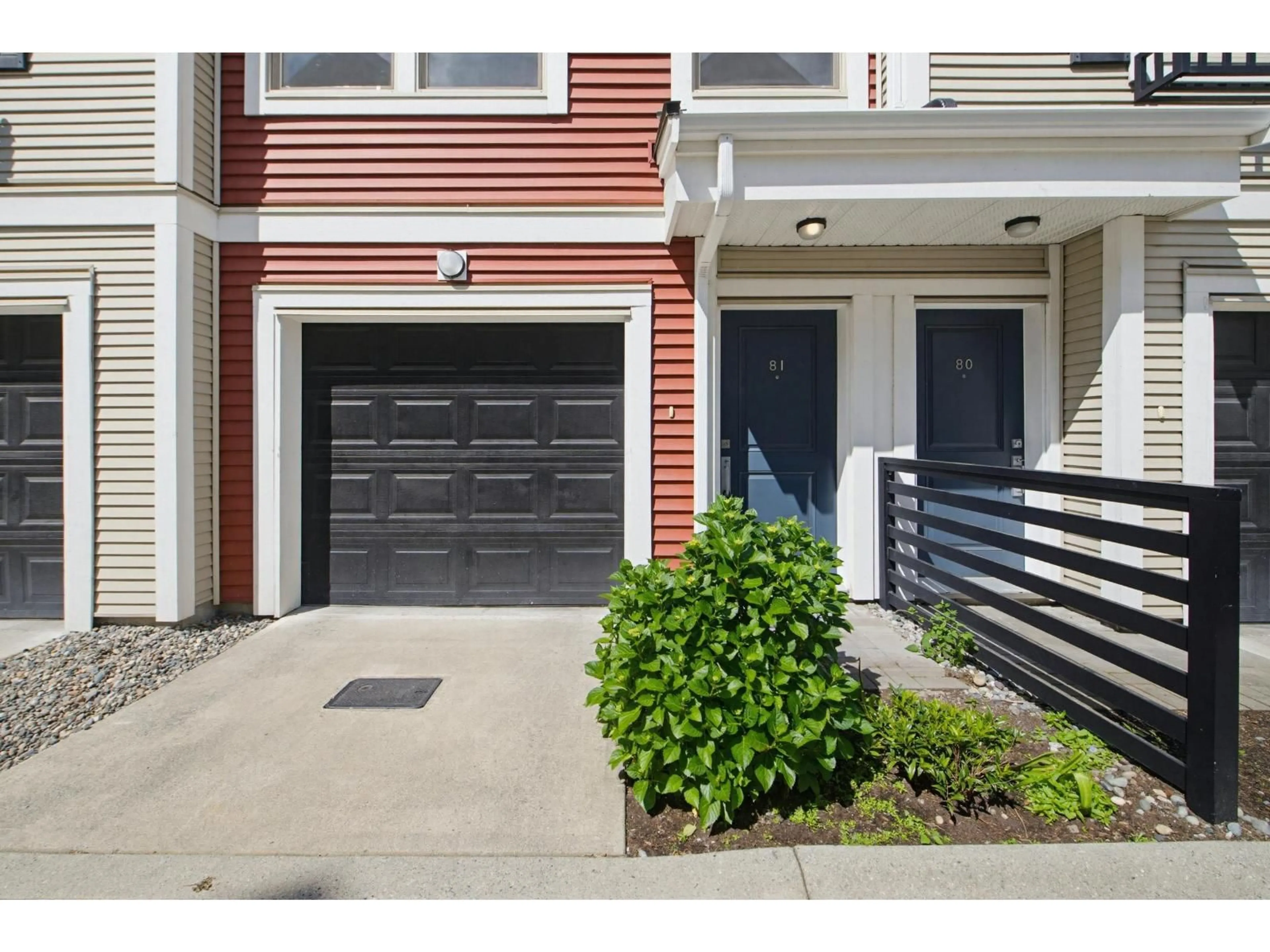 Indoor entryway for 81 - 32633 SIMON AVENUE, Abbotsford British Columbia V2T0G9