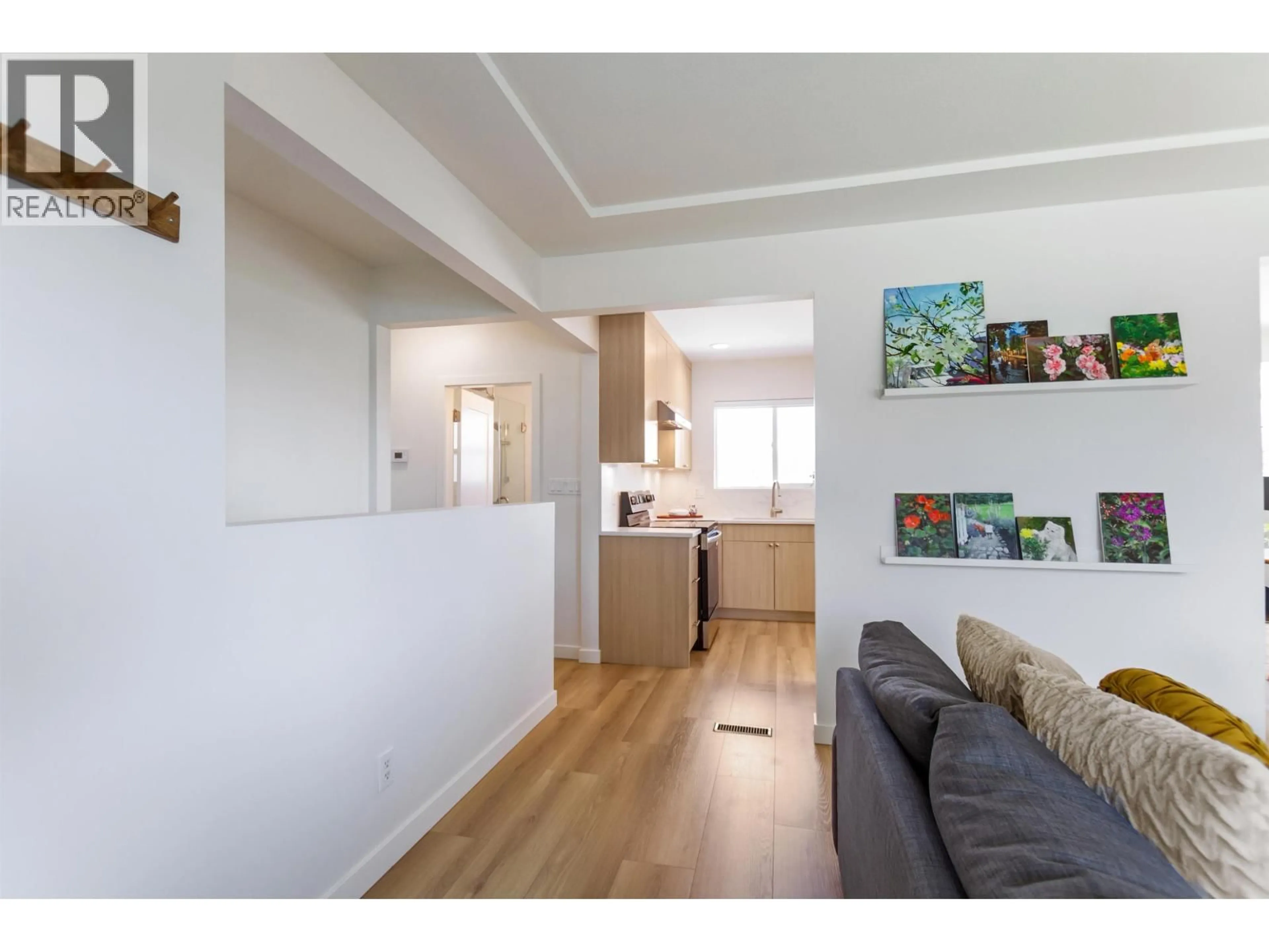 A pic of a room for 9175 HOLMES STREET, Burnaby British Columbia V3N4C1