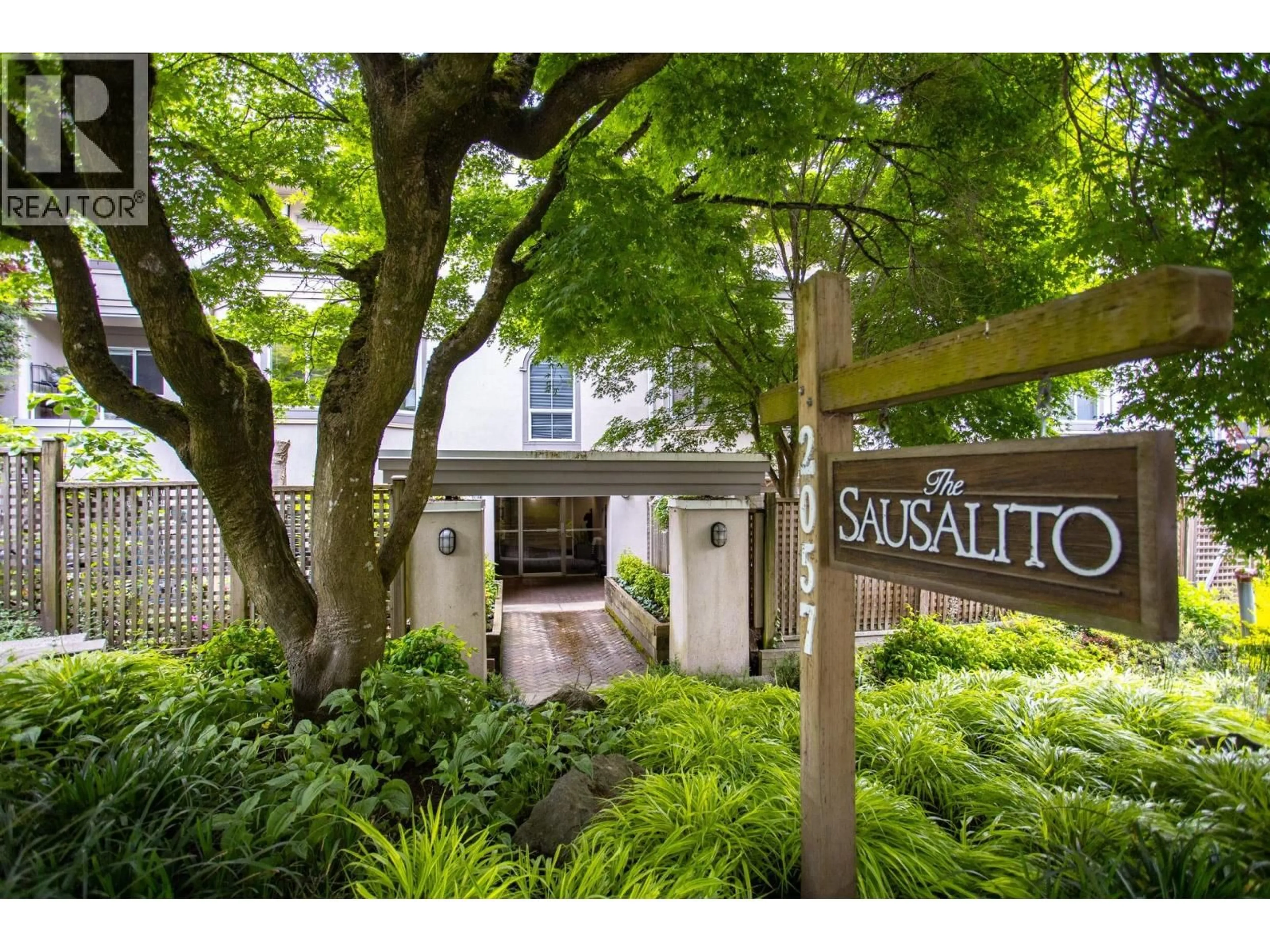 Unknown for 202 - 2057 3RD AVENUE, Vancouver British Columbia V6J1L4
