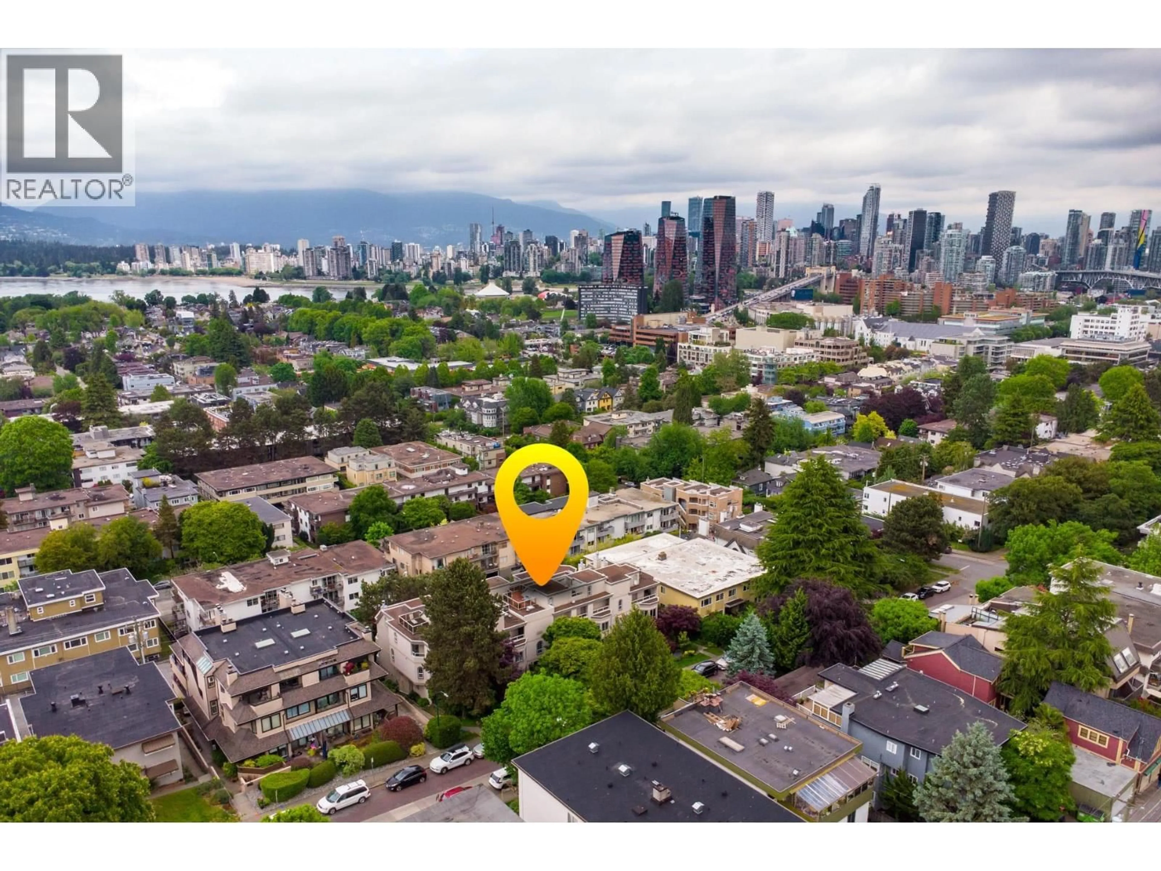 A pic from outside/outdoor area/front of a property/back of a property/a pic from drone, city buildings view from balcony for 202 - 2057 3RD AVENUE, Vancouver British Columbia V6J1L4